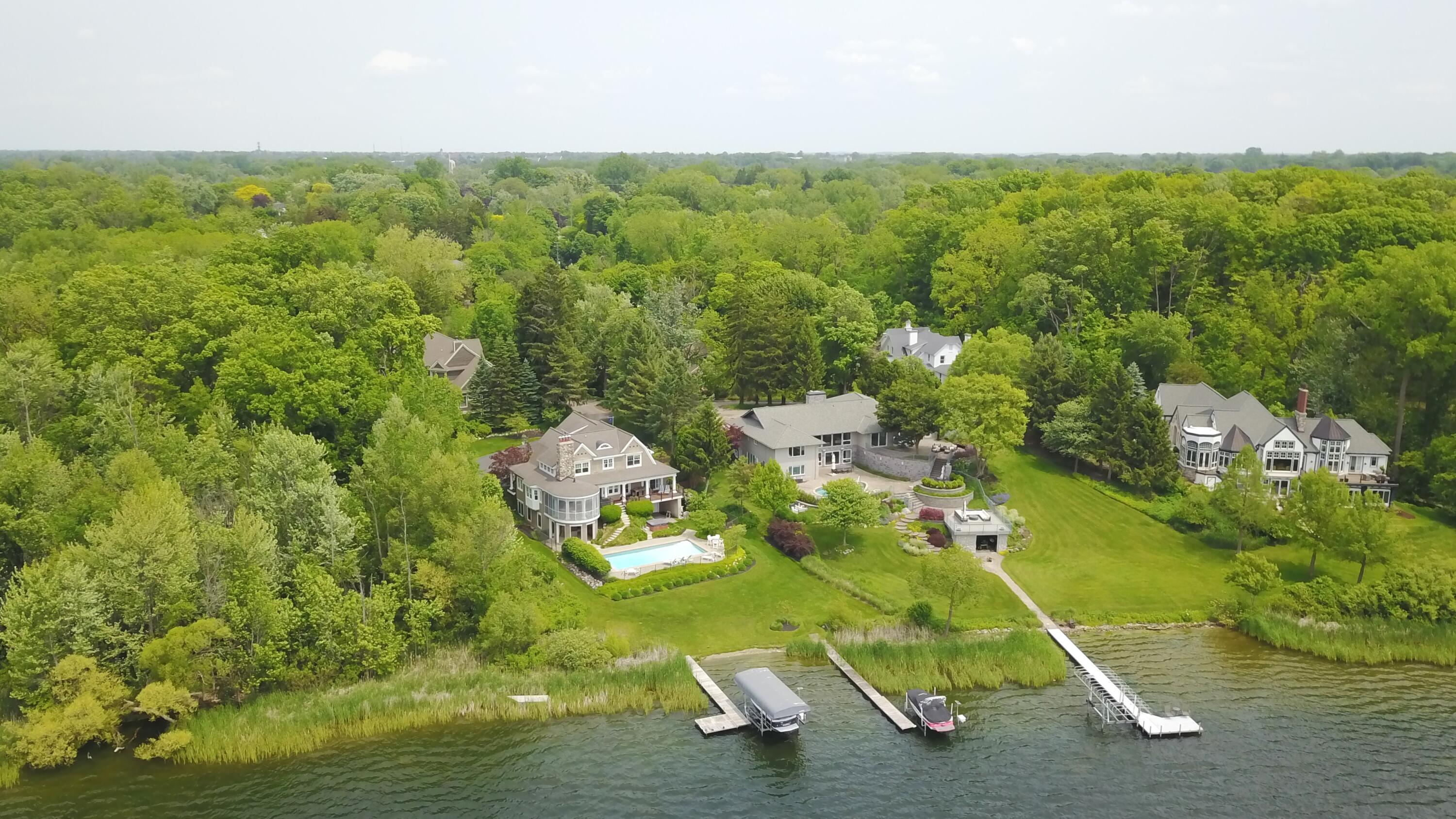 East Grand Rapids, Michigan, 49506, United States, 5 Bedrooms Bedrooms, ,5 BathroomsBathrooms,Residential,For Sale,1933647