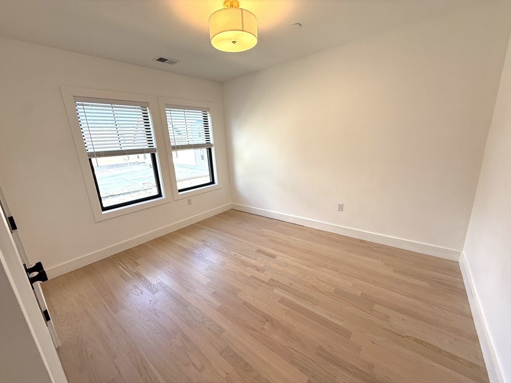 Boston, Massachusetts, 02124, United States, 3 Bedrooms Bedrooms, ,2 BathroomsBathrooms,Residential,For Sale,1941577