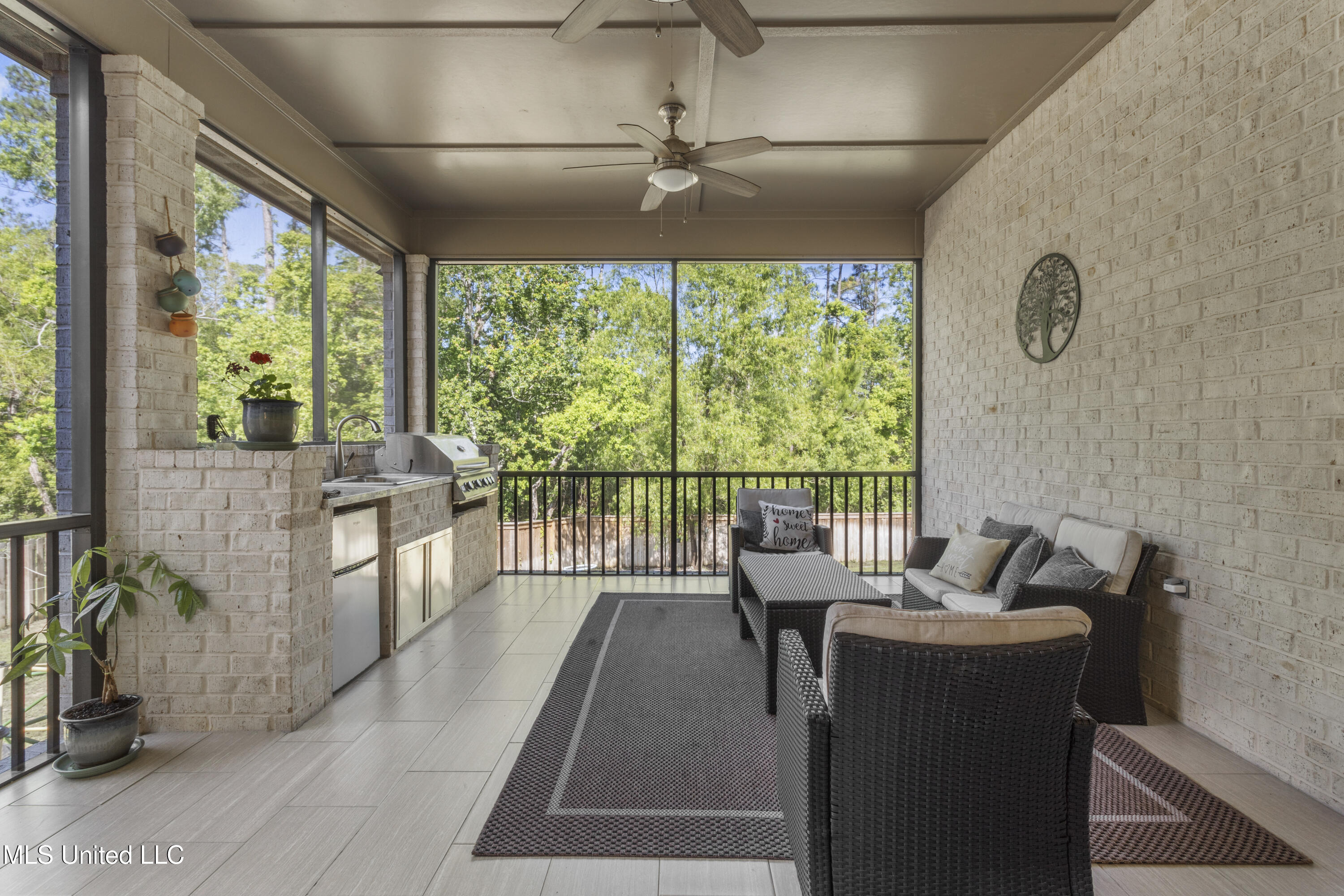 Ocean Springs, Mississippi, 39564, United States, 5 Bedrooms Bedrooms, ,3 BathroomsBathrooms,Residential,For Sale,1805037