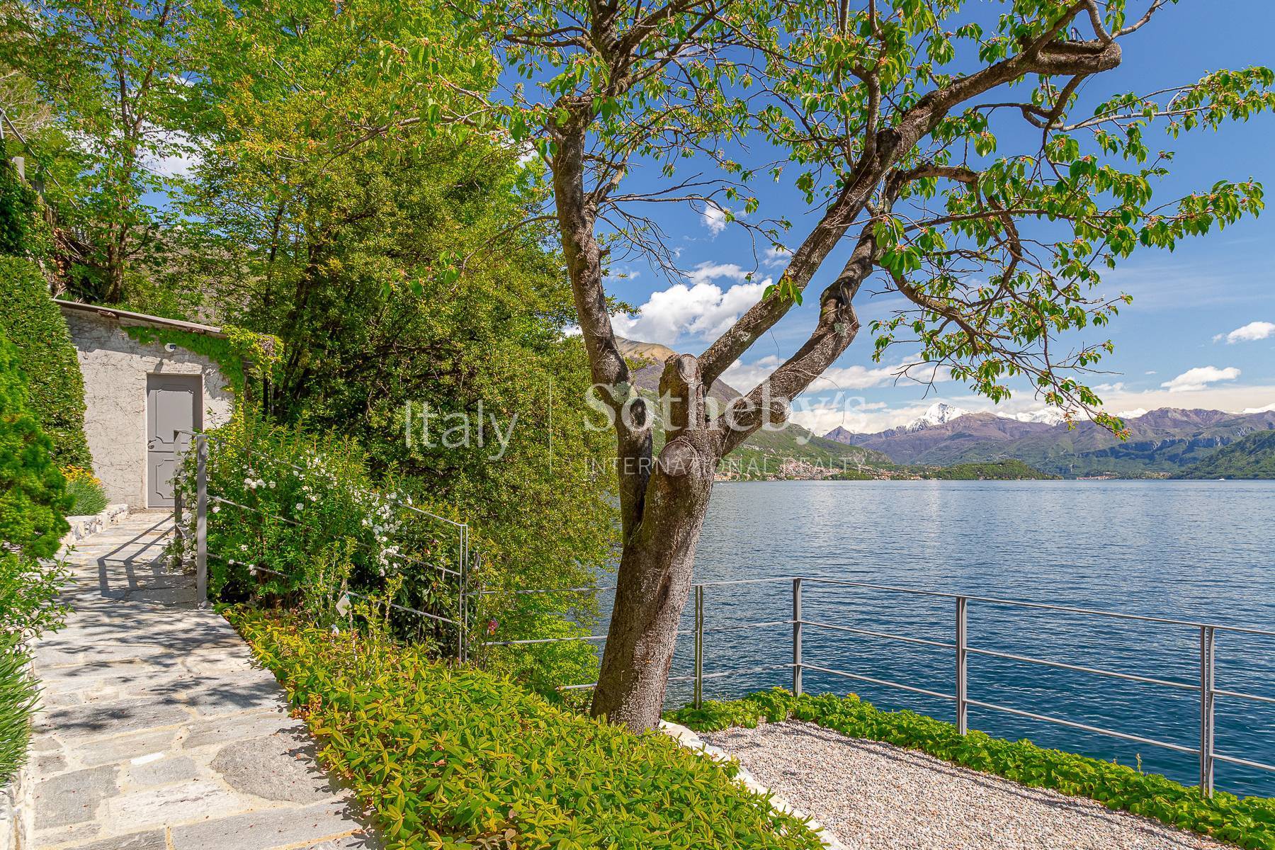  Incredible newly built villa with enchanting lake view - 物件實景