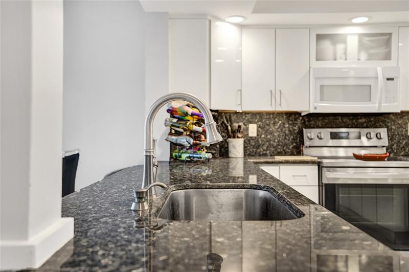 Hillsboro Beach, Florida, 33062, United States, 2 Bedrooms Bedrooms, ,2 BathroomsBathrooms,Residential,For Sale,1991245