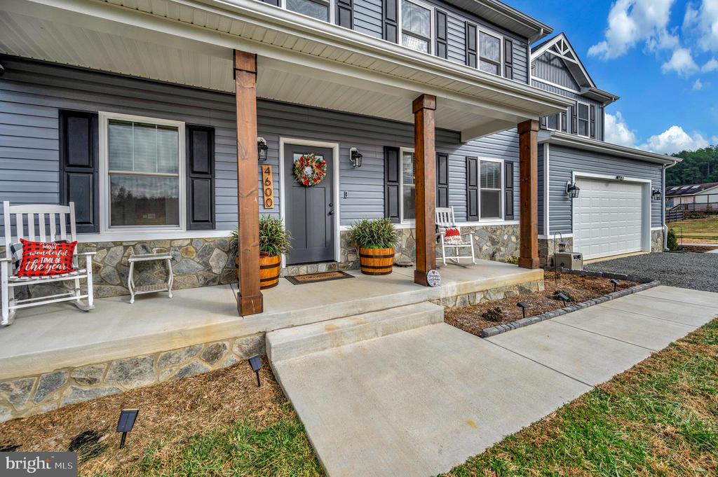 Bealeton, Virginia, 22712, United States, 4 Bedrooms Bedrooms, ,3 BathroomsBathrooms,Residential,For Sale,2002871