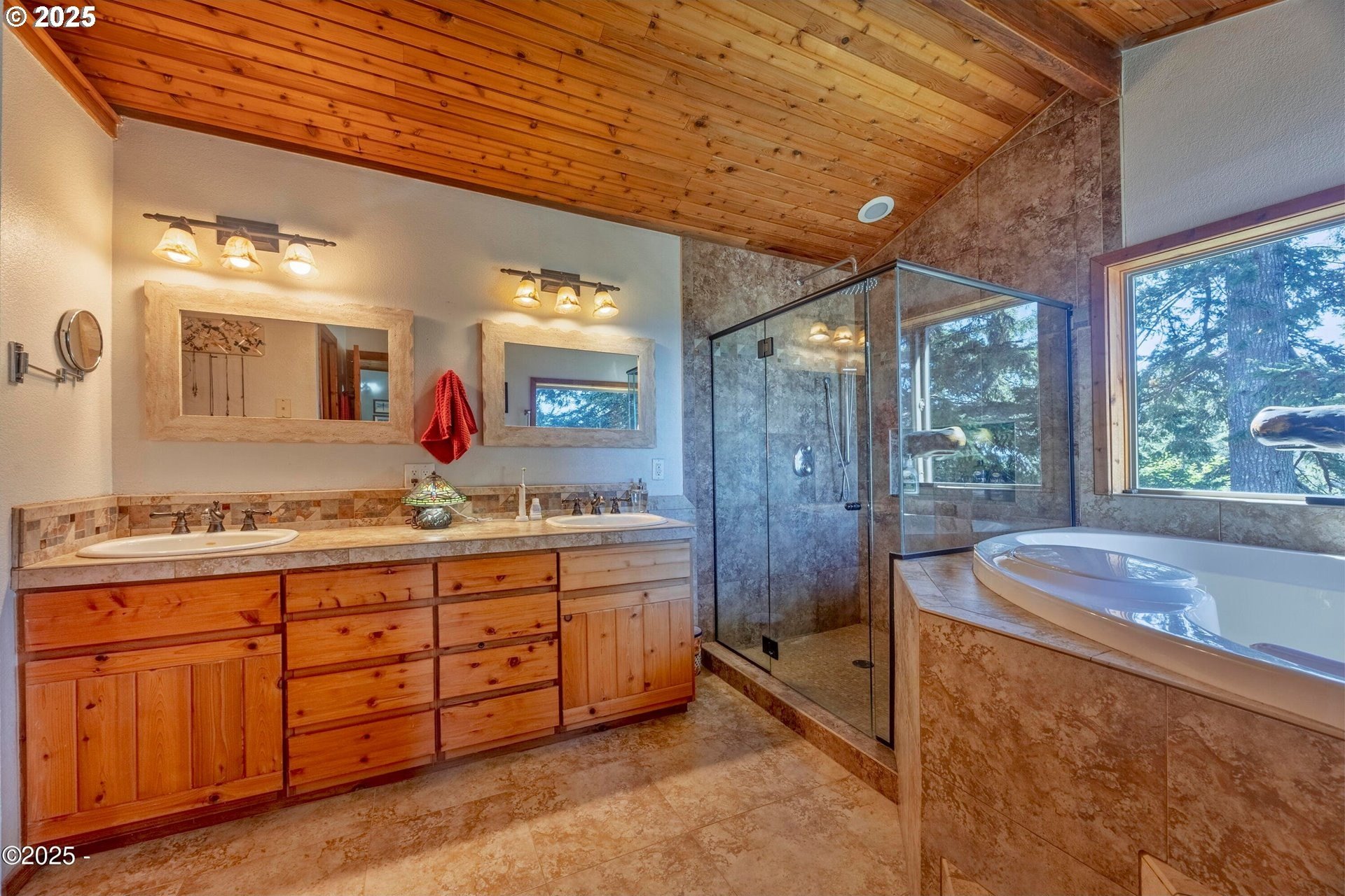 Otis, Oregon, 97368, United States, 4 Bedrooms Bedrooms, ,4 BathroomsBathrooms,Residential,For Sale,1941736