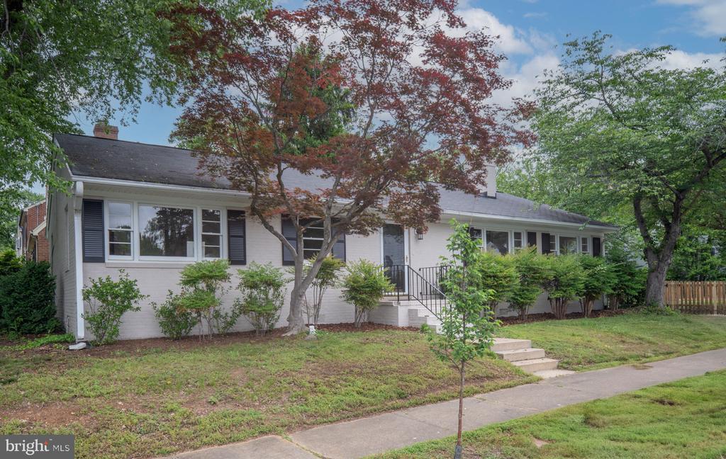 Fredericksburg, Virginia, 22401, United States, 3 Bedrooms Bedrooms, ,2 BathroomsBathrooms,Residential,For Sale,1805404