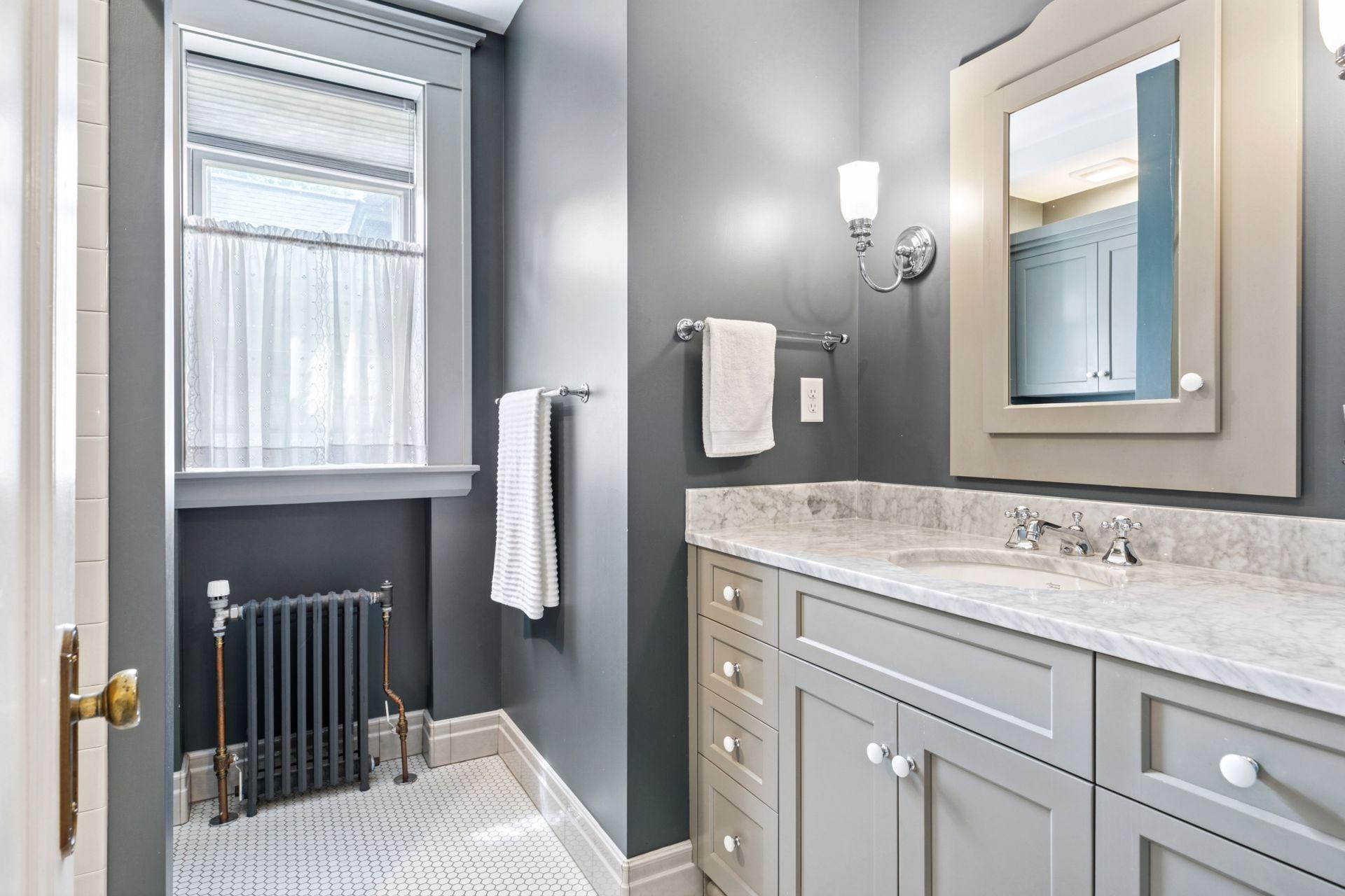 Saint Paul, Minnesota, 55102, United States, 3 Bedrooms Bedrooms, ,1 BathroomBathrooms,Residential,For Sale,1940407