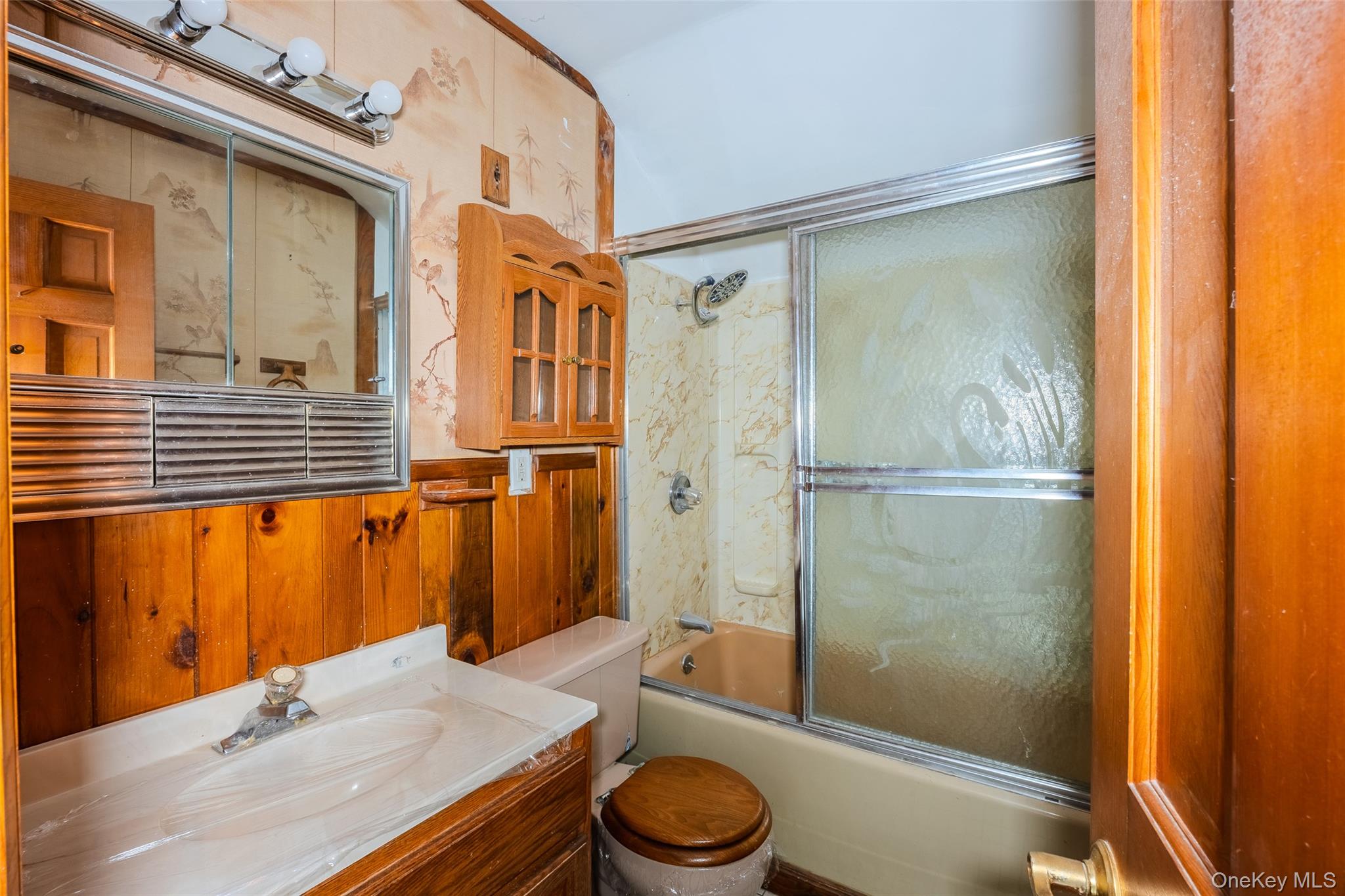 Islip Terrace, New York, 11752, United States, 3 Bedrooms Bedrooms, ,2 BathroomsBathrooms,Residential,For Sale,2006147