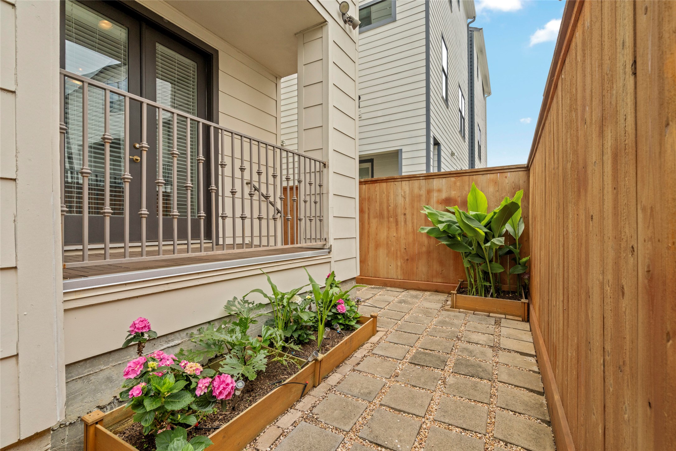  5646 Larkin Street - 物件實景