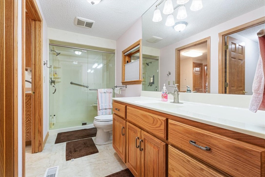 Anderson, Missouri, 64831, United States, 3 Bedrooms Bedrooms, ,2 BathroomsBathrooms,Residential,For Sale,1866248