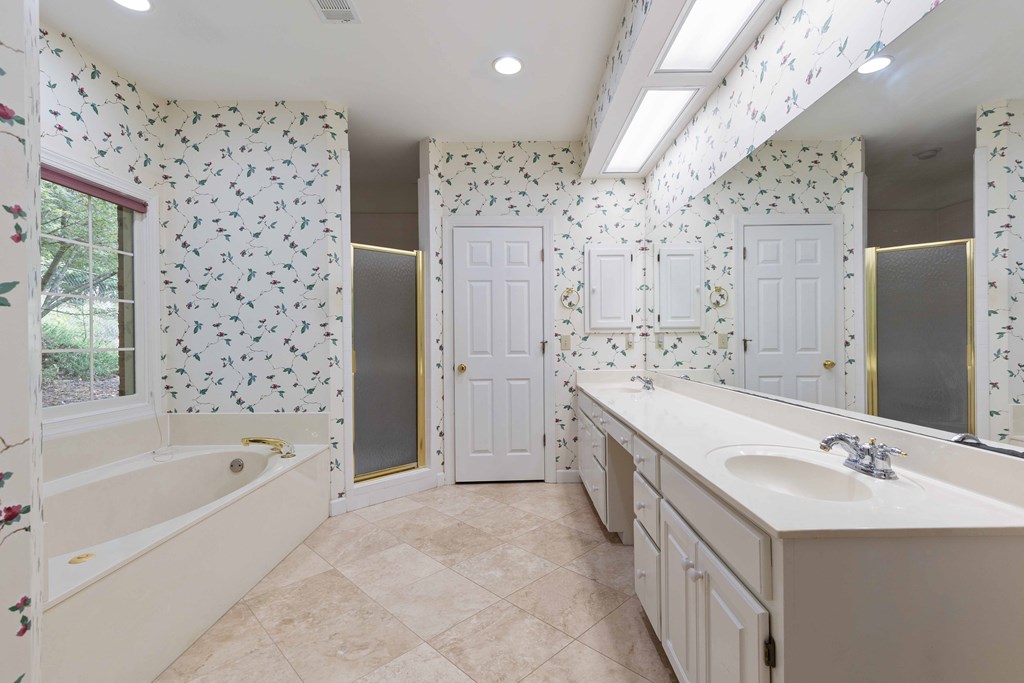 Columbus, Georgia, 31904, United States, 4 Bedrooms Bedrooms, ,4 BathroomsBathrooms,Residential,For Sale,1940420