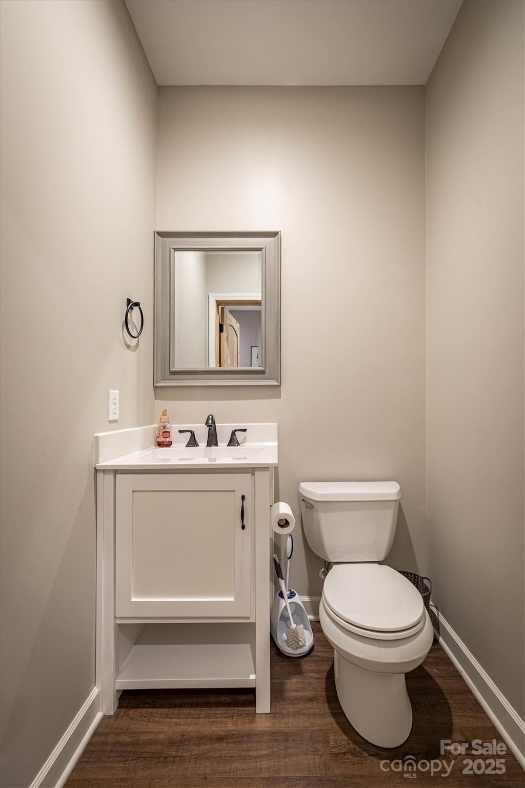 Lenoir, North Carolina, 28645, United States, 3 Bedrooms Bedrooms, ,3 BathroomsBathrooms,Residential,For Sale,1992065