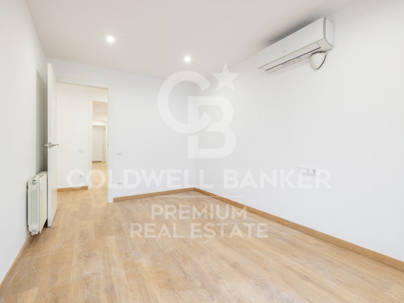 Barcelona Capital, Catalonia, ES, 4 Bedrooms Bedrooms, ,2 BathroomsBathrooms,Residential,For Sale,1752562