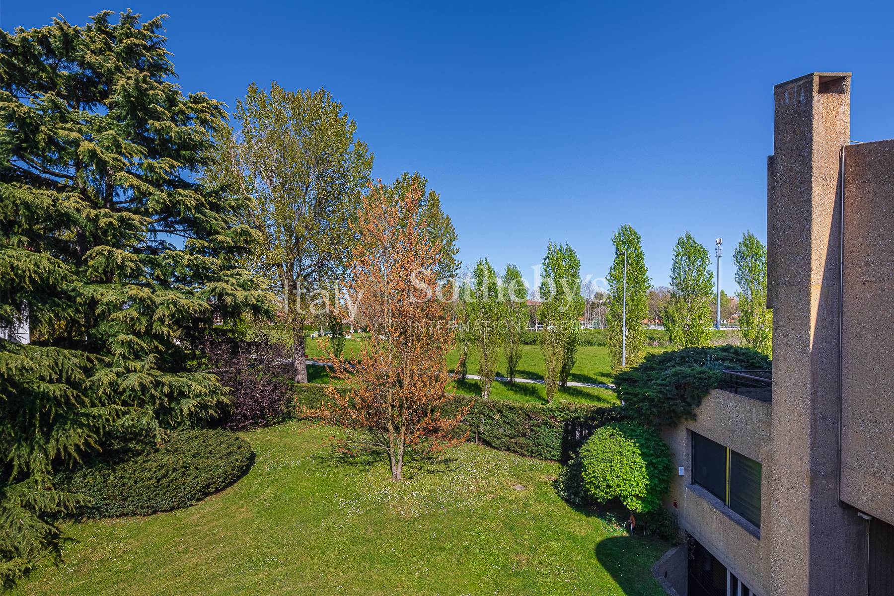  Designer villa surrounded by greenery - 物件實景