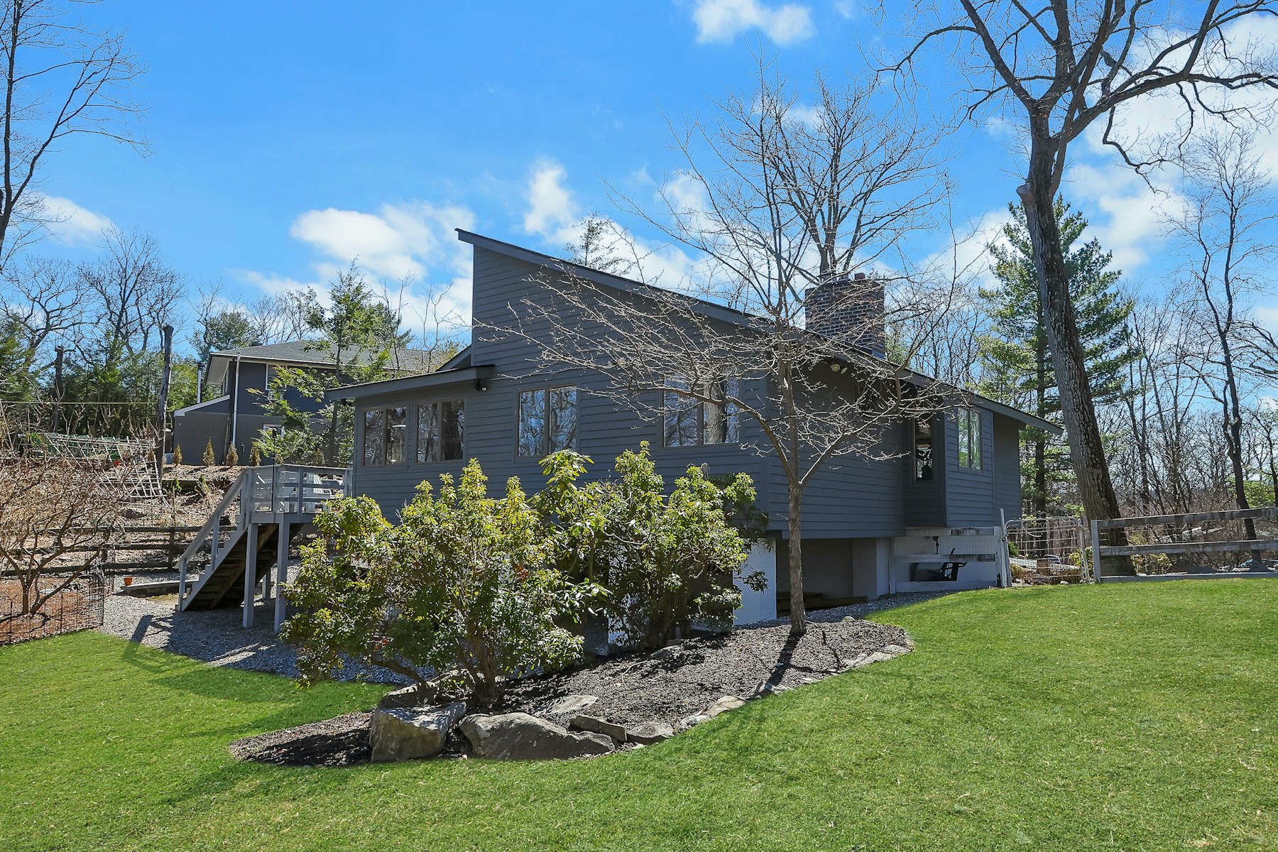  Laurel Ridge Tri-Level Contemporary - 物件實景