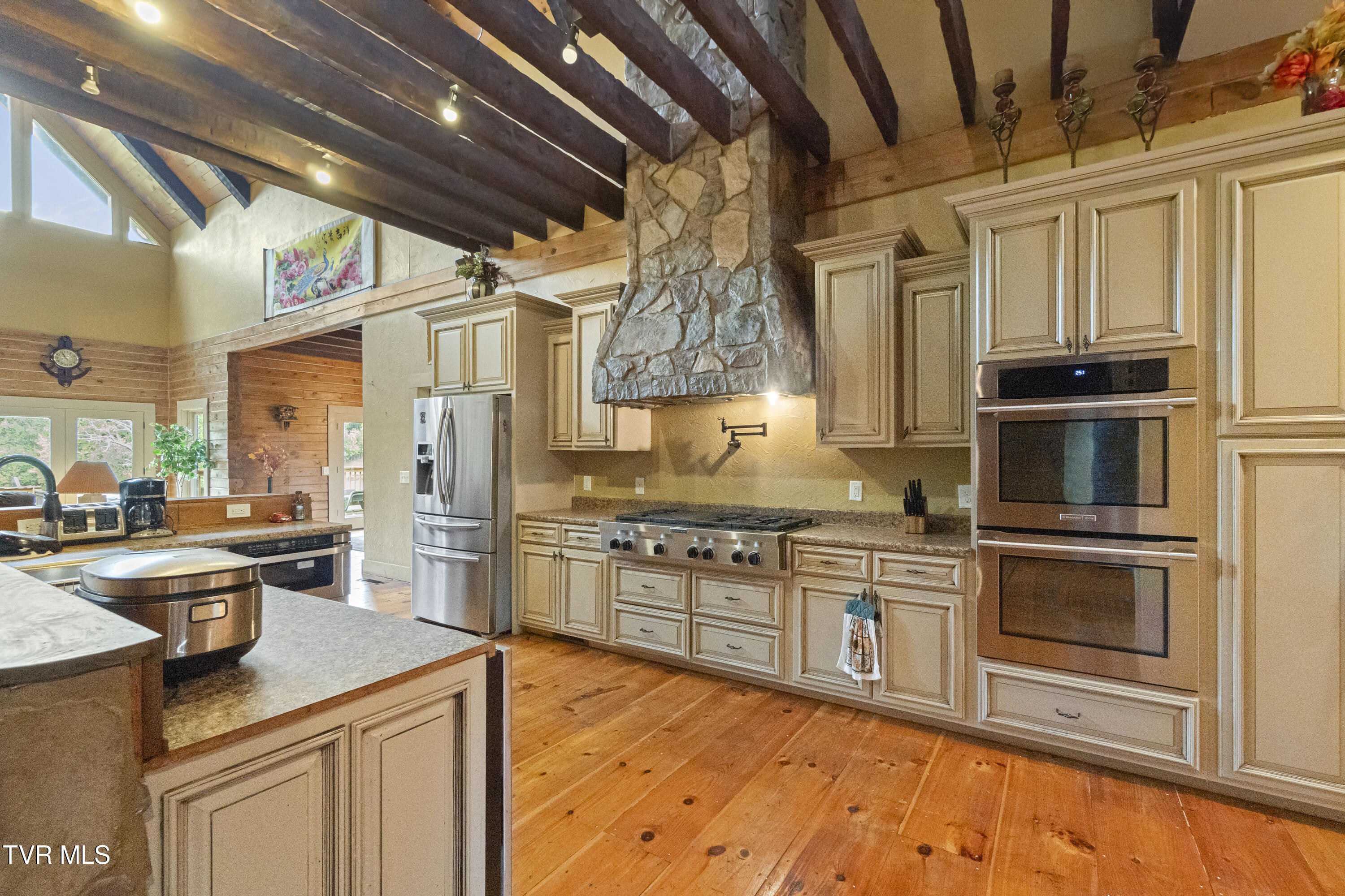 Greeneville, Tennessee, 37745, United States, 5 Bedrooms Bedrooms, ,4 BathroomsBathrooms,Residential,For Sale,1981962