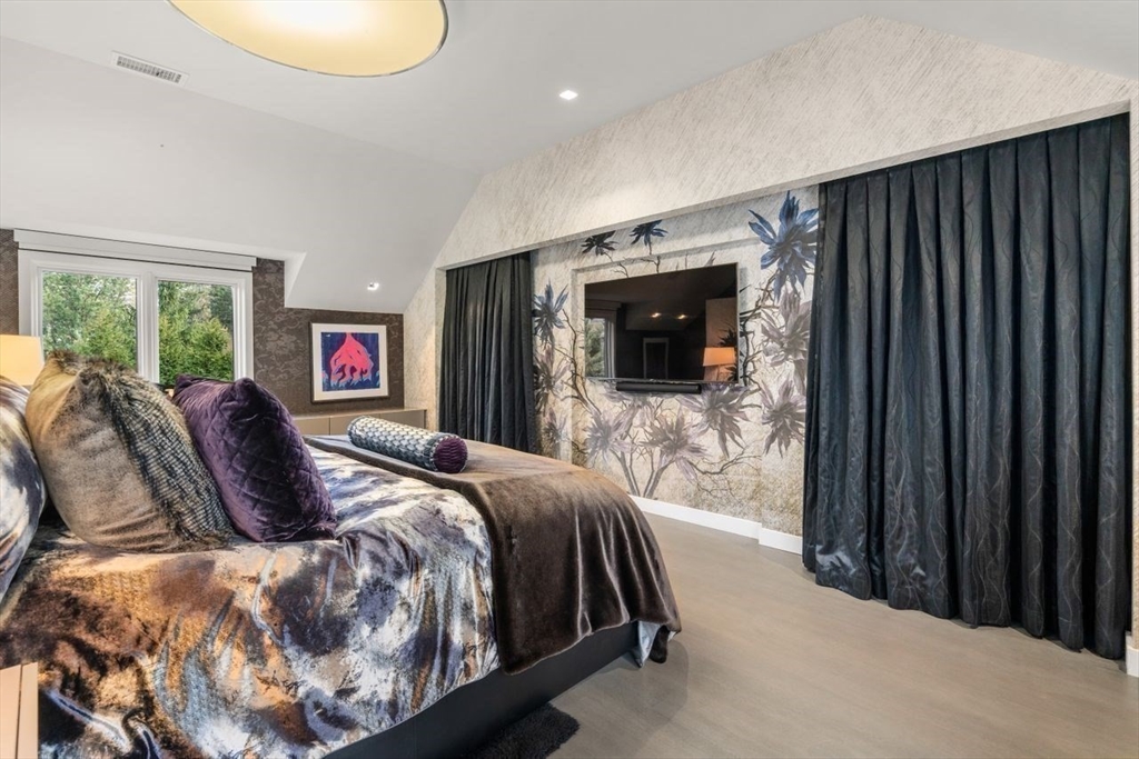 Brookline, Massachusetts, 02467, United States, 5 Bedrooms Bedrooms, ,6 BathroomsBathrooms,Residential,For Sale,1686608