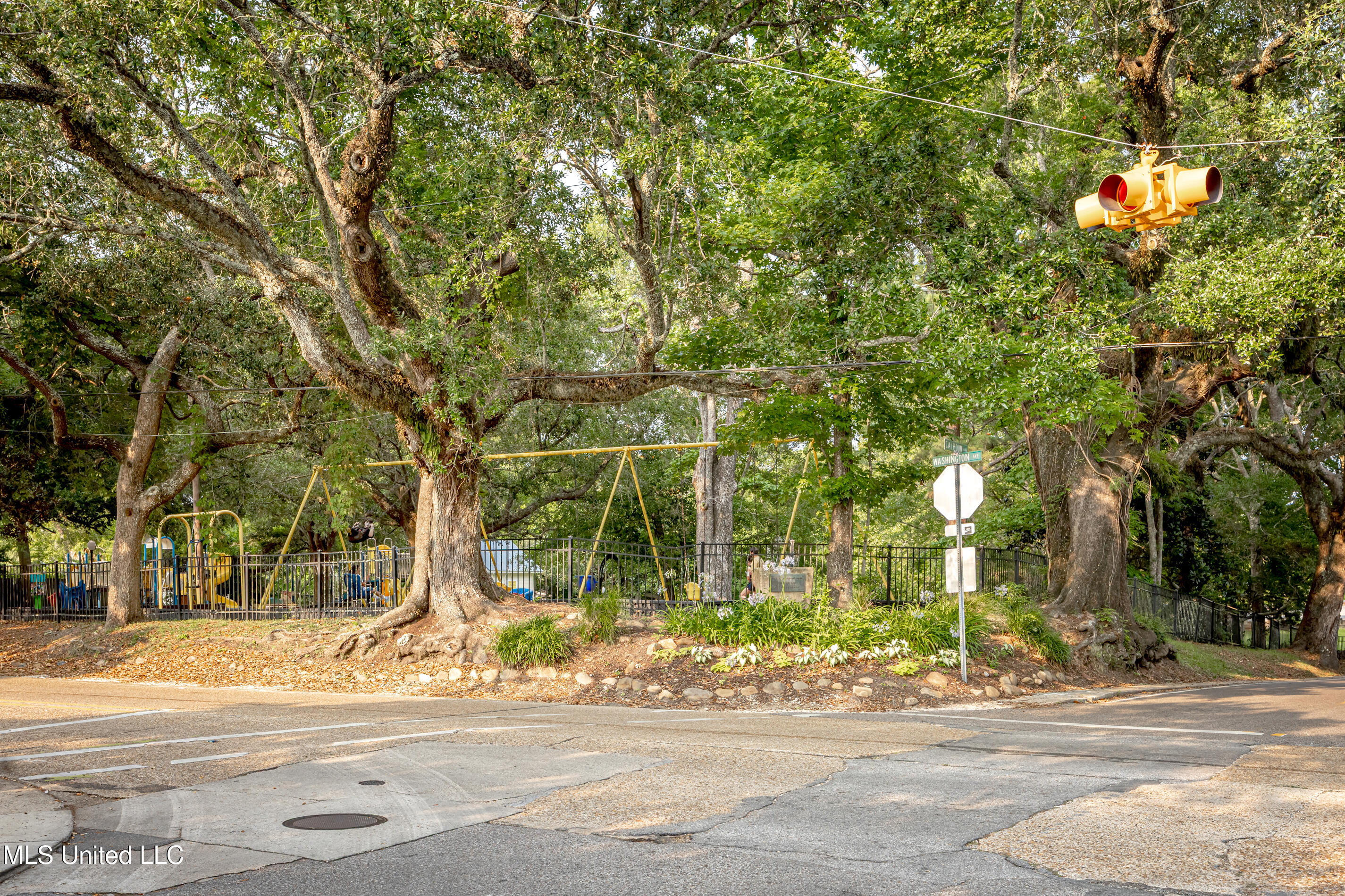 Ocean Springs, Mississippi, 39564, United States, 3 Bedrooms Bedrooms, ,2 BathroomsBathrooms,Residential,For Sale,1987573