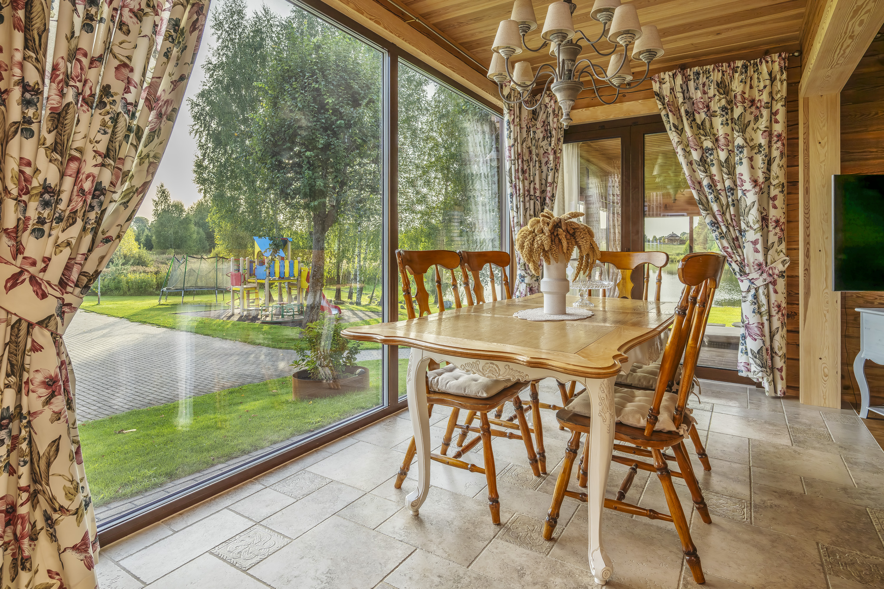  Romantic family homestead with a long lakeside - 物件實景