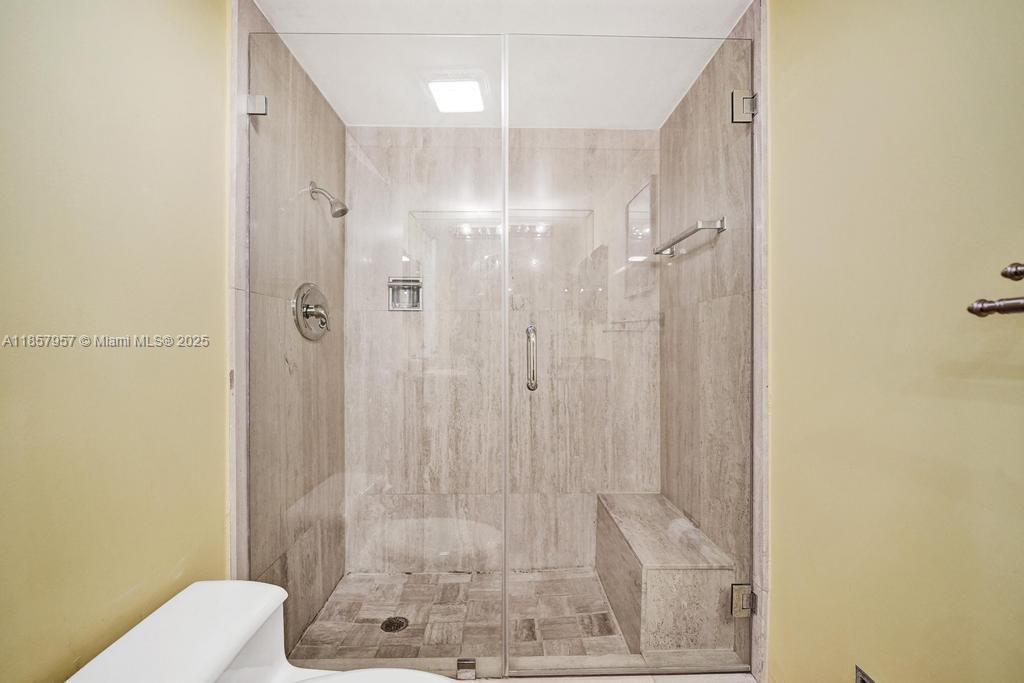 Hollywood, Florida, 33019, United States, 2 Bedrooms Bedrooms, ,2 BathroomsBathrooms,Residential,For Sale,1918580