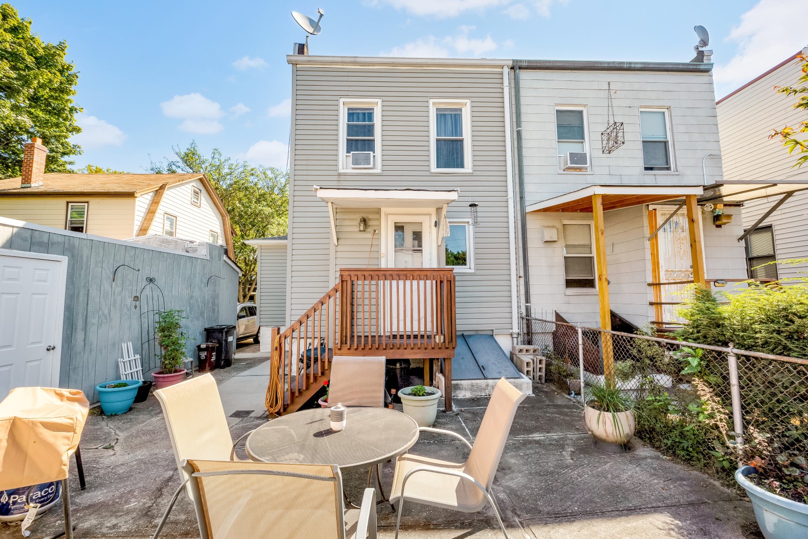 Glendale, New York, 11385, United States, 3 Bedrooms Bedrooms, ,2 BathroomsBathrooms,Residential,For Sale,1932107