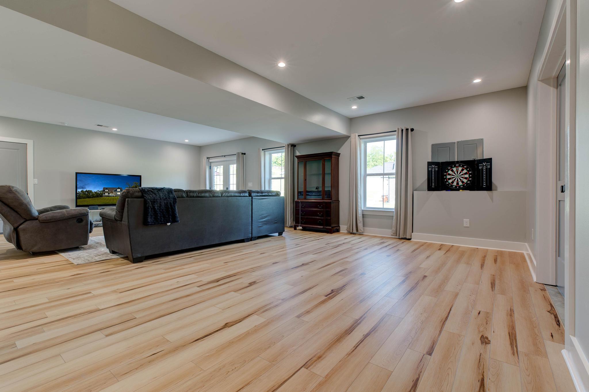 Richmond, Kentucky, 40475, United States, 4 Bedrooms Bedrooms, ,6 BathroomsBathrooms,Residential,For Sale,1971513