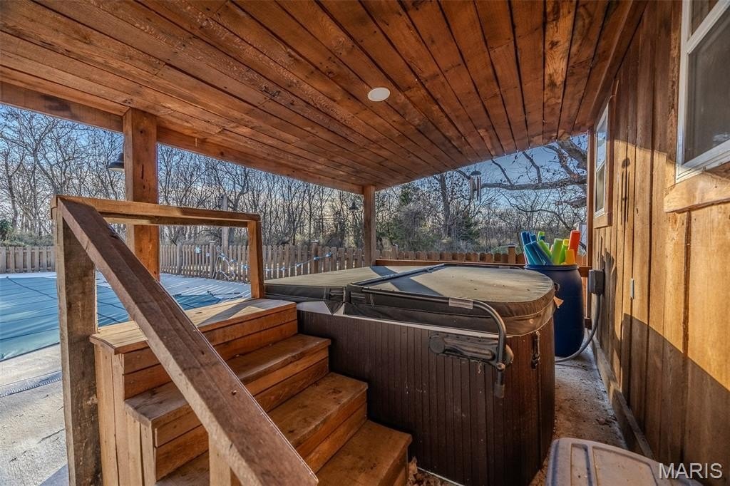 Lebanon, Missouri, 65536, United States, 3 Bedrooms Bedrooms, ,4 BathroomsBathrooms,Residential,For Sale,2017638