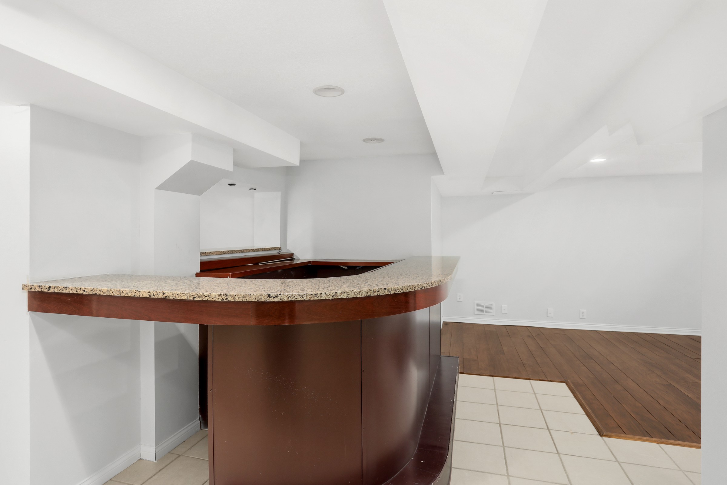  8609 West River Road, Brooklyn Park, MN 55444 - 物件實景