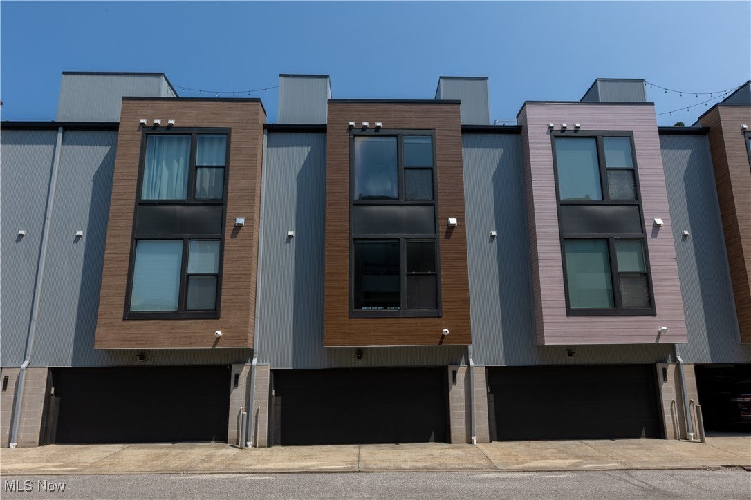 Cleveland, Ohio, 44102, United States, 3 Bedrooms Bedrooms, ,3 BathroomsBathrooms,Residential,For Sale,1923421