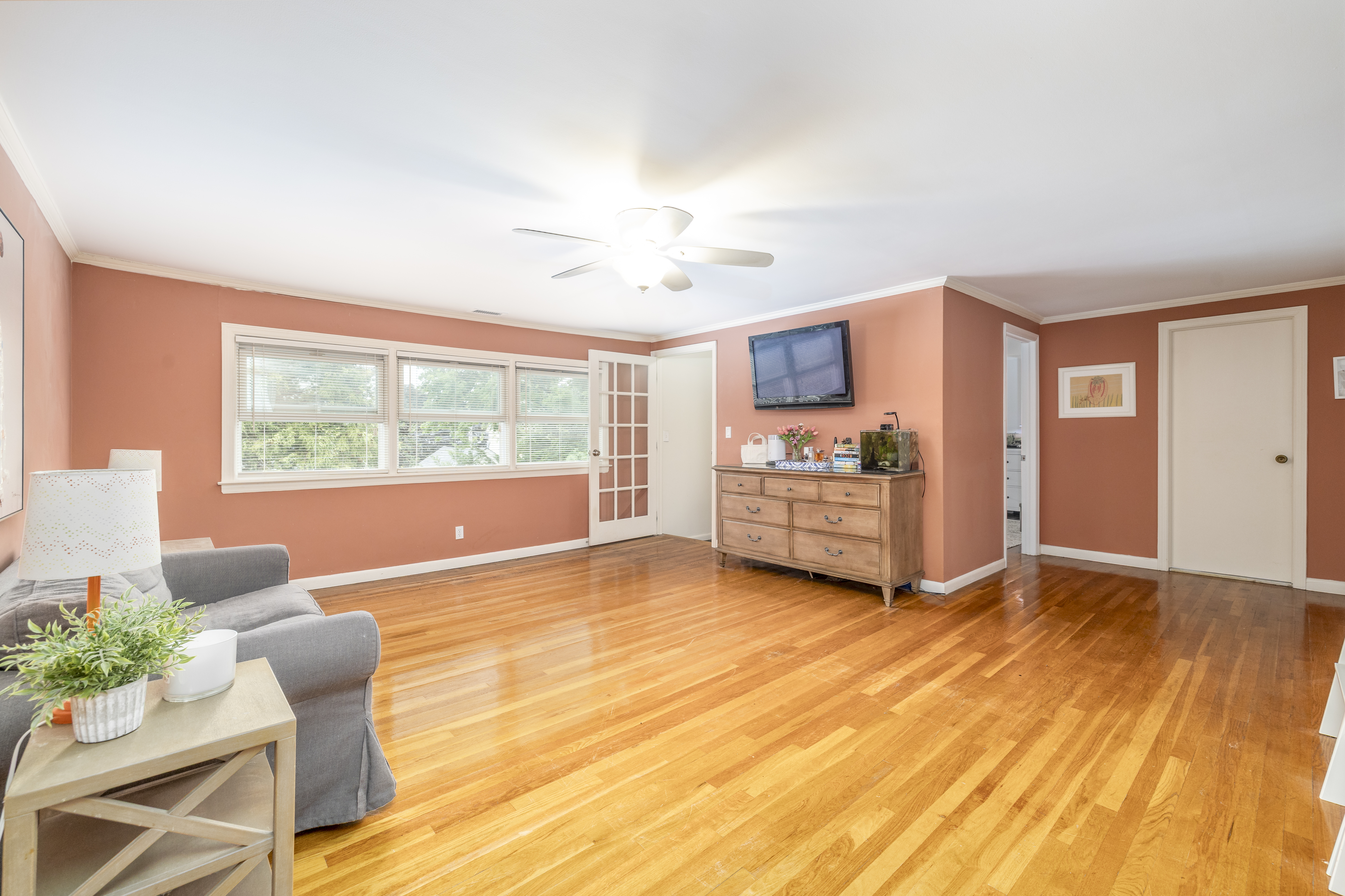  6 Blenheim Court, Rockville Centre, NY, 11570 - 物件實景