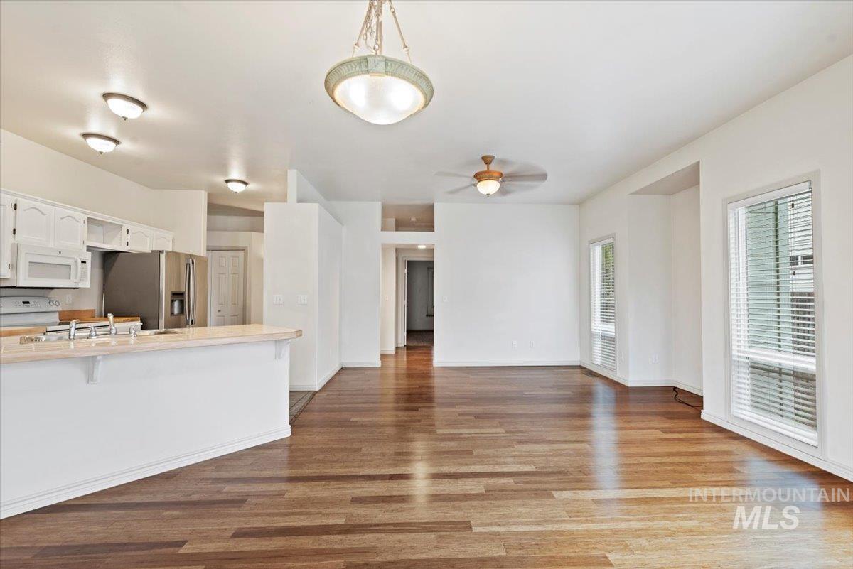 Boise, Idaho, 83716, United States, 3 Bedrooms Bedrooms, ,2 BathroomsBathrooms,Residential,For Sale,1995965