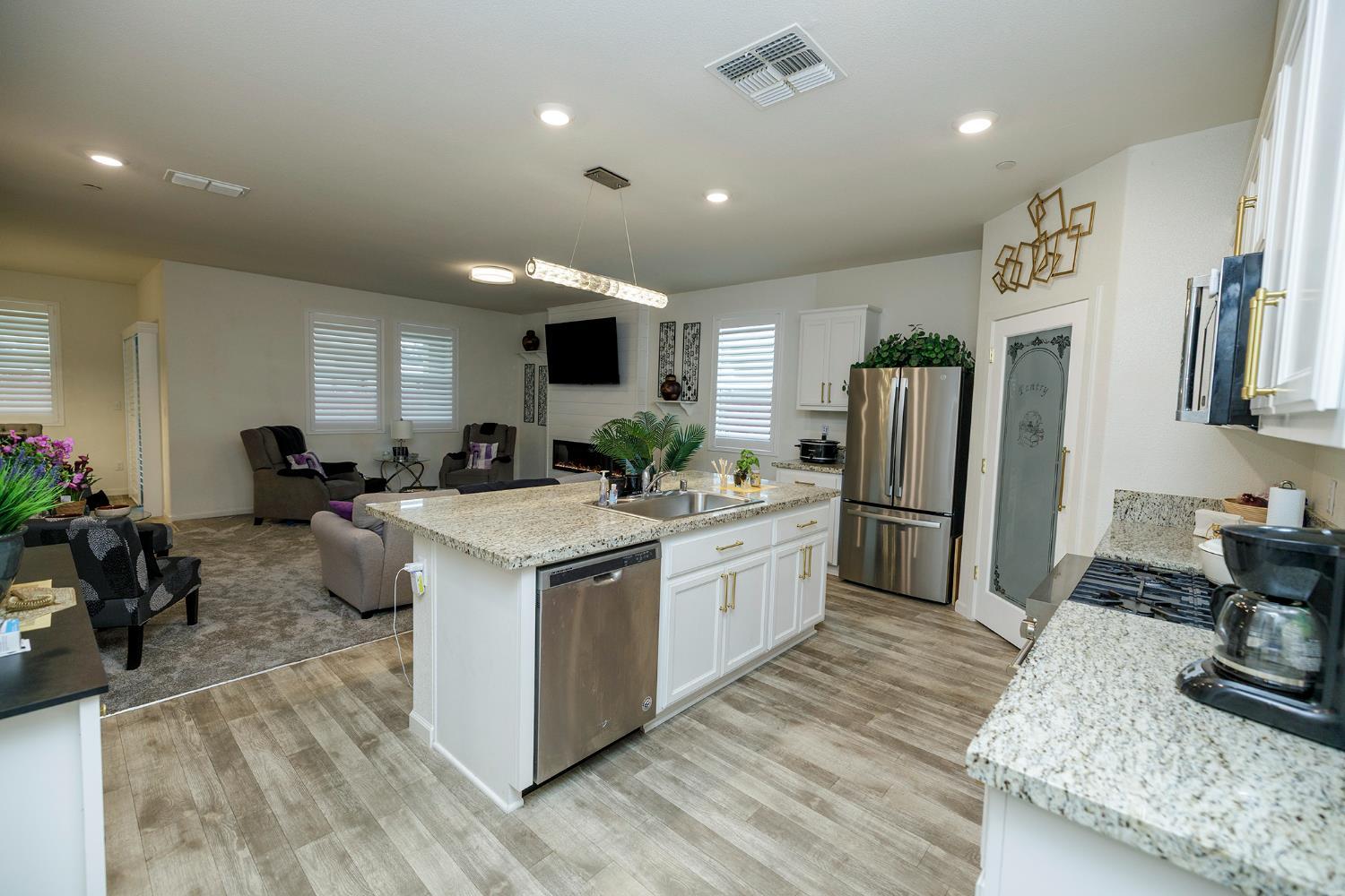 Modesto, California, 95355, United States, 3 Bedrooms Bedrooms, ,2 BathroomsBathrooms,Residential,For Sale,1998691