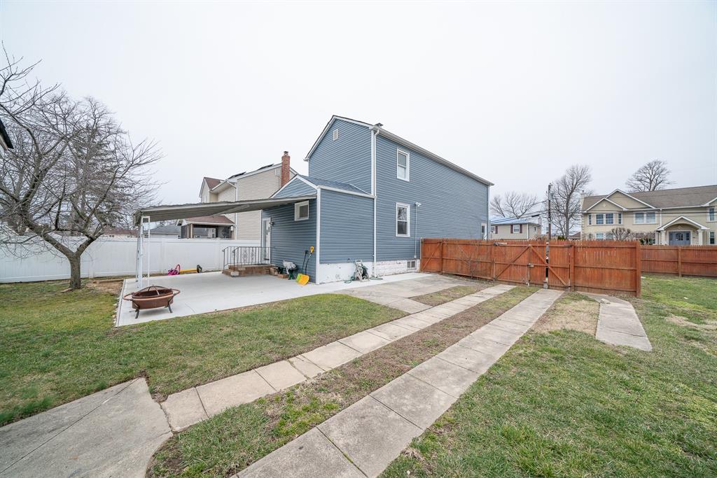 Copiague, New York, 11726, United States, 3 Bedrooms Bedrooms, ,2 BathroomsBathrooms,Residential,For Sale,1897755