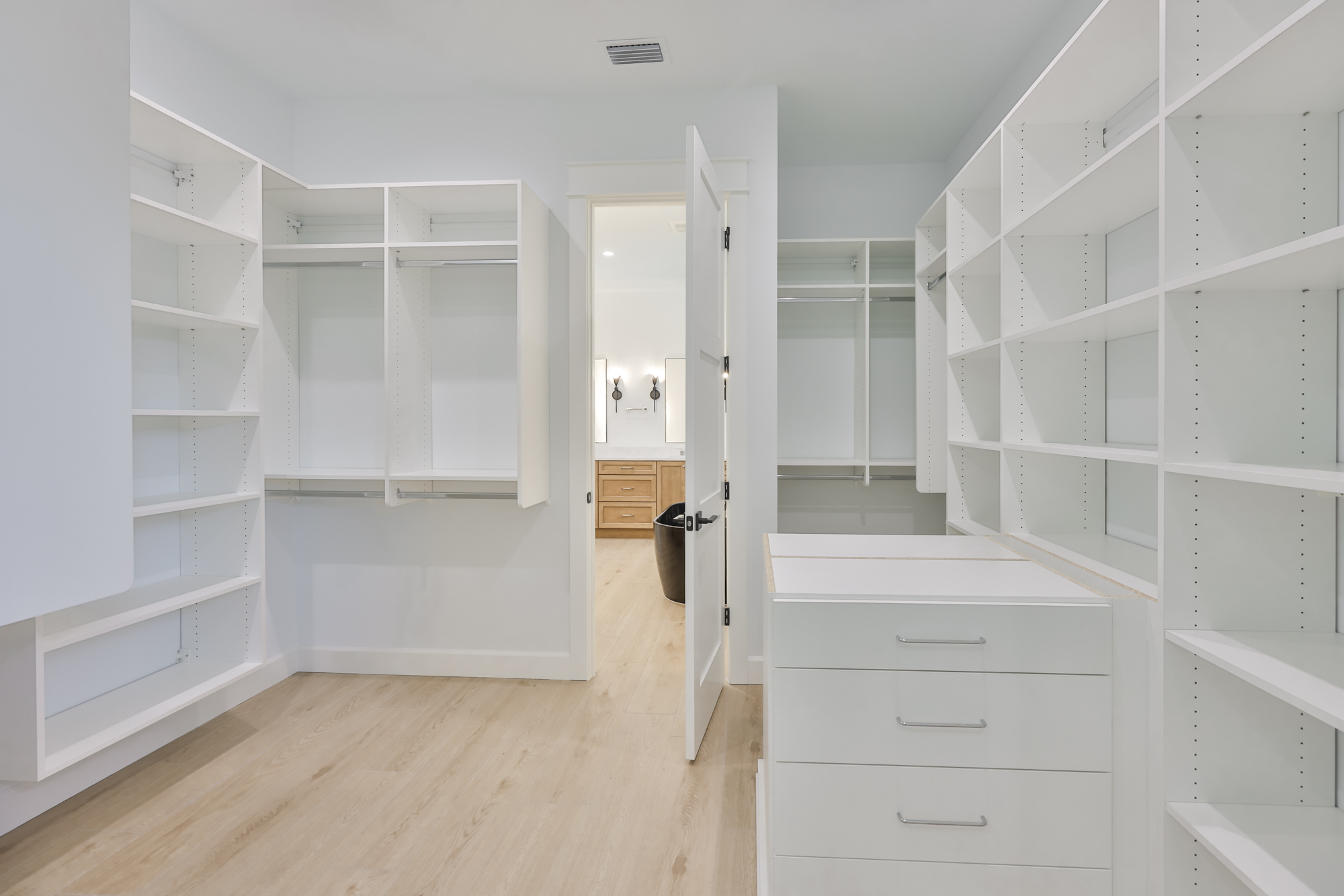 Tampa, Florida, 33629, United States, 5 Bedrooms Bedrooms, ,7 BathroomsBathrooms,Residential,For Sale,2007837