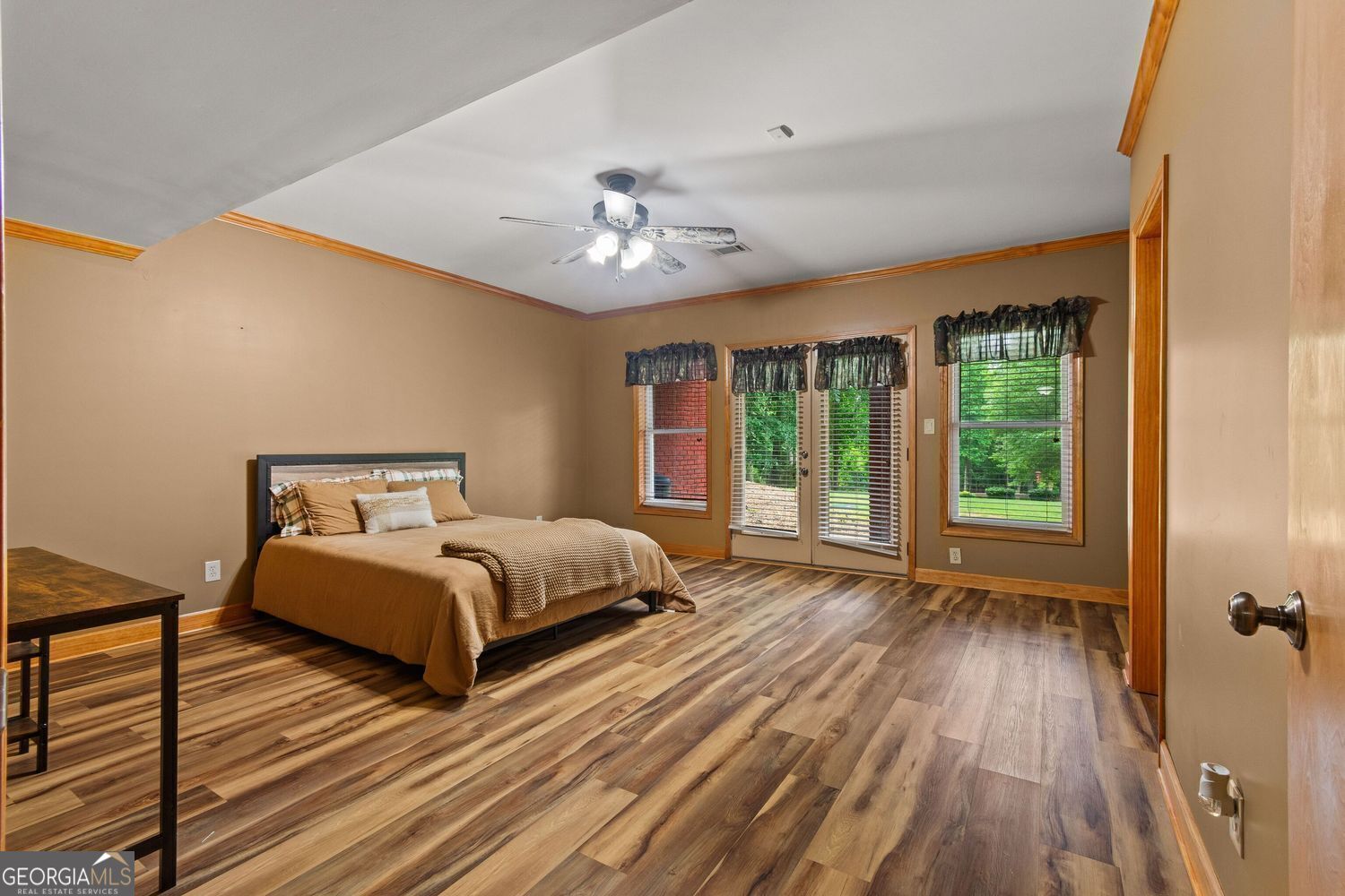 Cumming, Georgia, 30028, United States, 4 Bedrooms Bedrooms, ,5 BathroomsBathrooms,Residential,For Sale,1859105