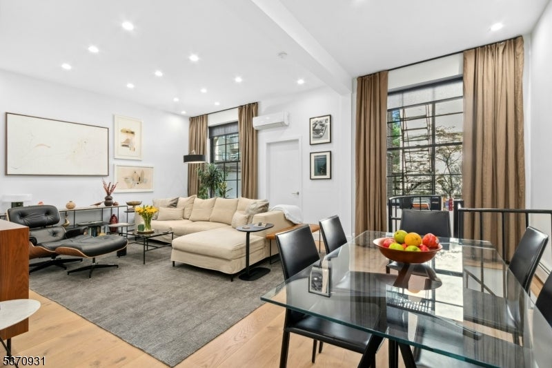 Jersey City, New Jersey, 07302, United States, 1 Bedroom Bedrooms, ,2 BathroomsBathrooms,Residential,For Sale,1942665
