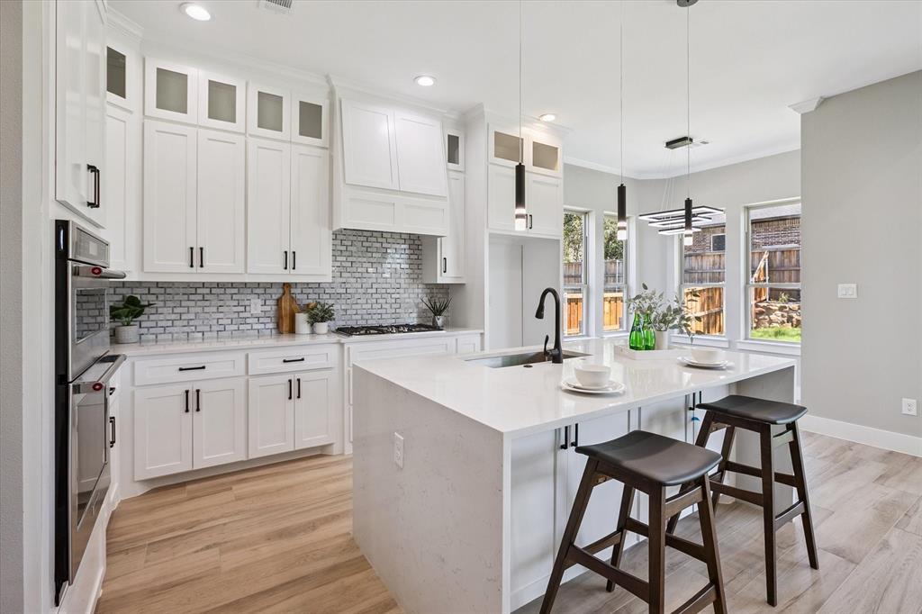 Arlington, Texas, 76012, United States, 4 Bedrooms Bedrooms, ,3 BathroomsBathrooms,Residential,For Sale,1976535