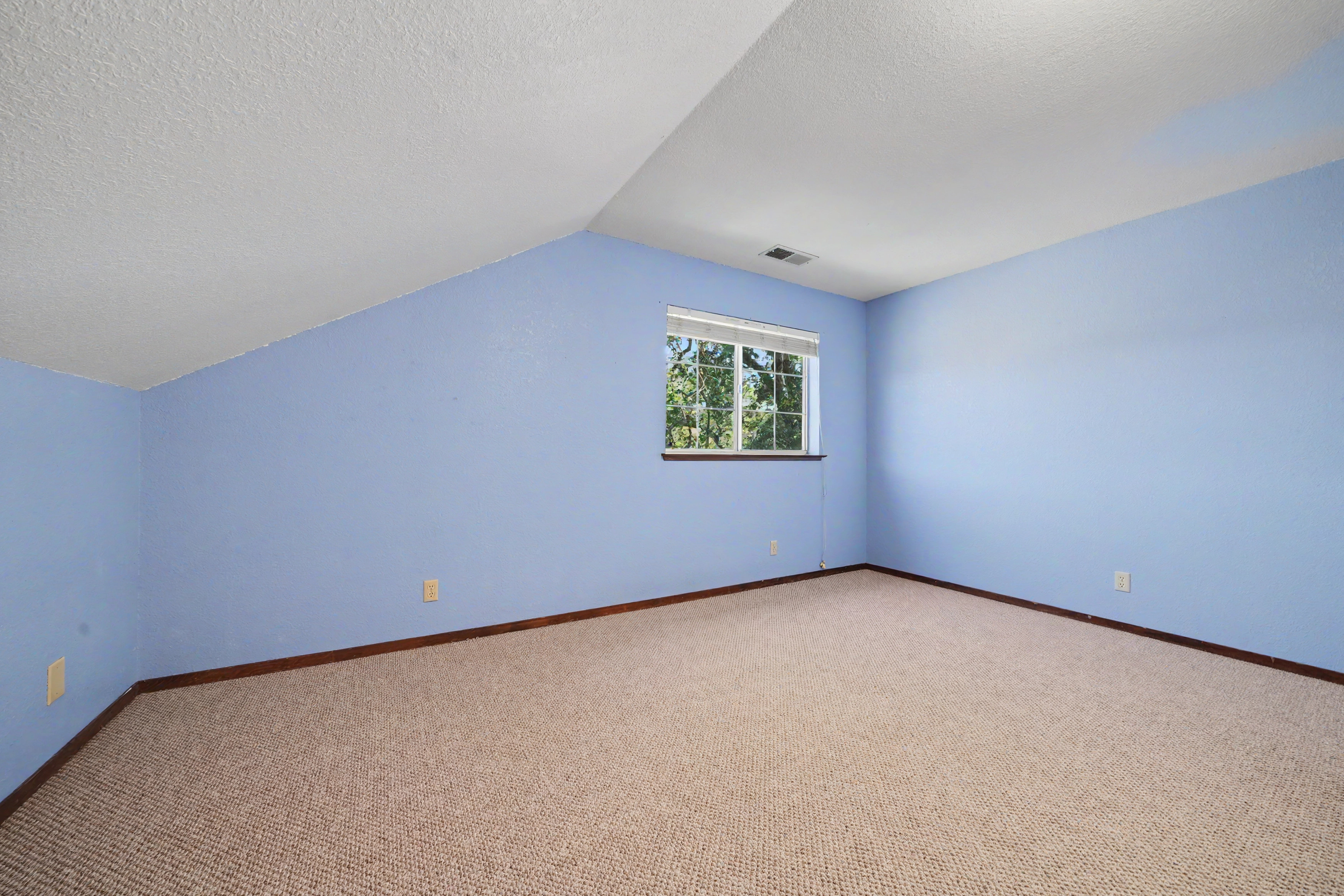  Spacious Sutter Creek Home with Hillside Views and Endless Potential - 物件實景