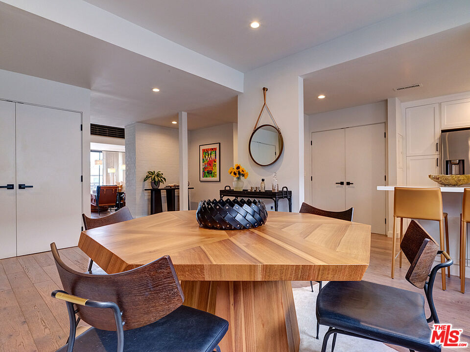 Los Angeles, California, 90025, United States, 3 Bedrooms Bedrooms, ,3 BathroomsBathrooms,Residential,For Sale,1947986