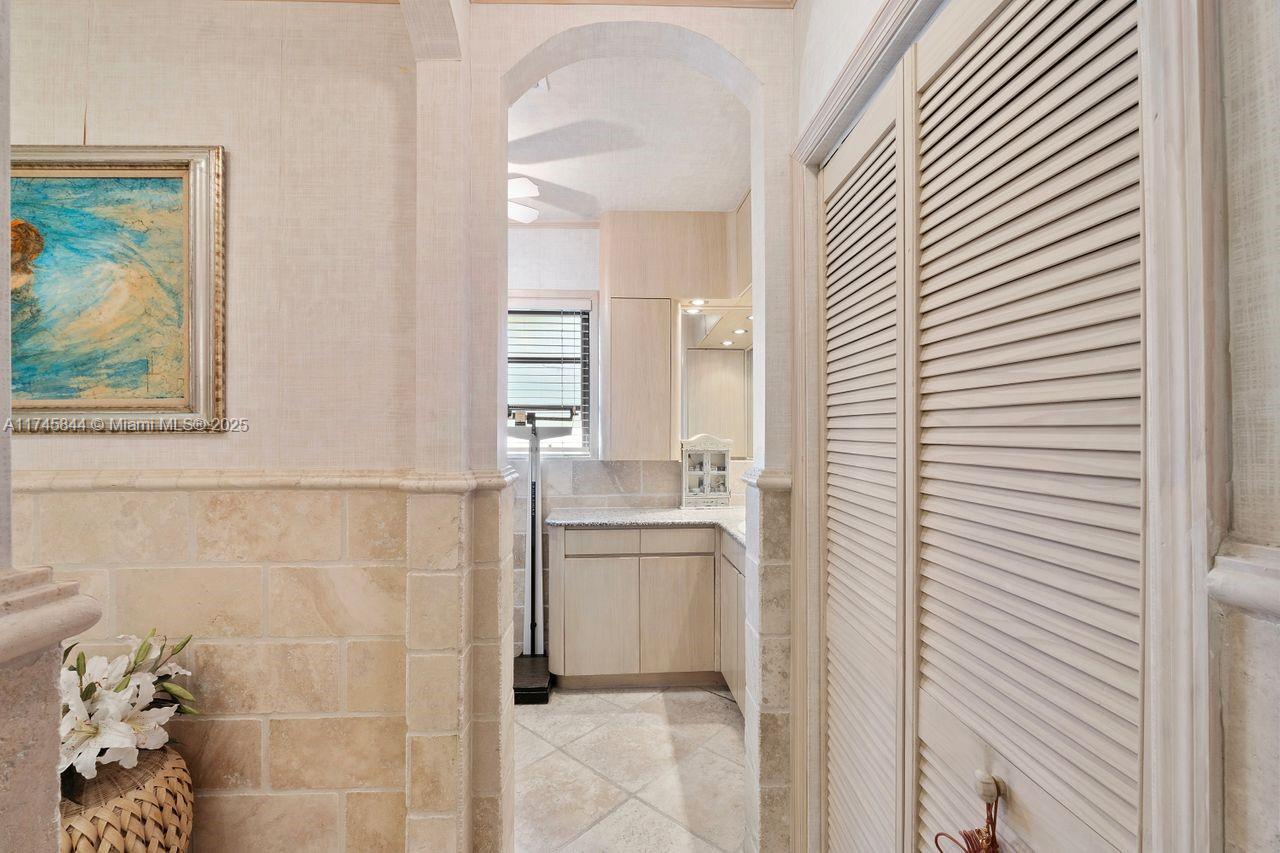 Miami Beach, Florida, 33141, United States, 4 Bedrooms Bedrooms, ,3 BathroomsBathrooms,Residential,For Sale,1711851