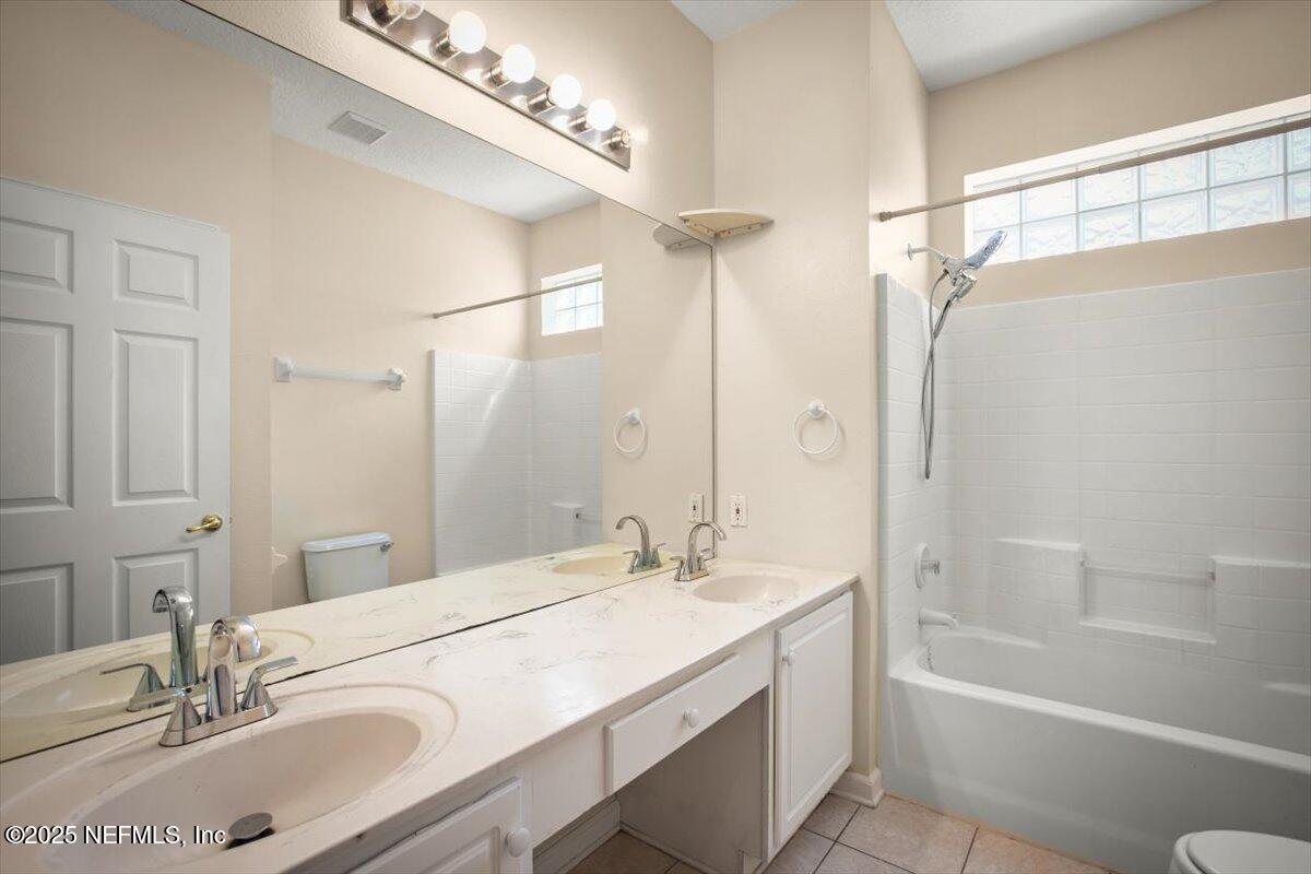 Jacksonville, Florida, 32256, United States, 5 Bedrooms Bedrooms, ,3 BathroomsBathrooms,Residential,For Sale,1975444