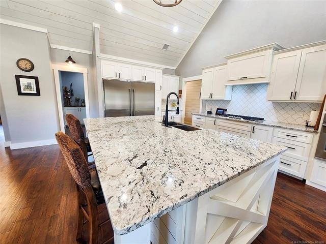 Tahlequah, Oklahoma, 74464, United States, 4 Bedrooms Bedrooms, ,4 BathroomsBathrooms,Residential,For Sale,1984008