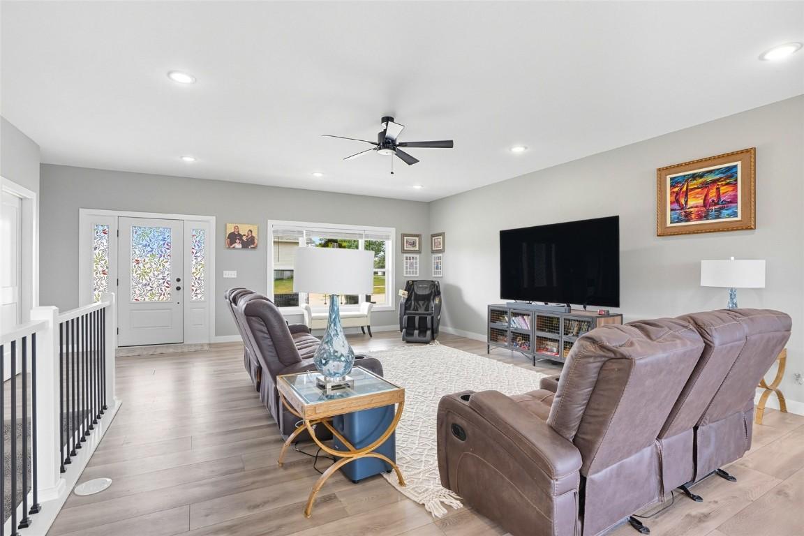 Solon, Iowa, 52333, United States, 4 Bedrooms Bedrooms, ,3 BathroomsBathrooms,Residential,For Sale,1975943