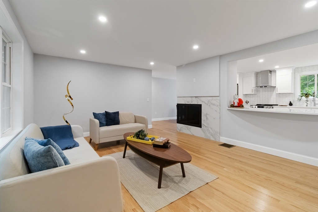 Wayland, Massachusetts, 01778, United States, 3 Bedrooms Bedrooms, ,2 BathroomsBathrooms,Residential,For Sale,1891680