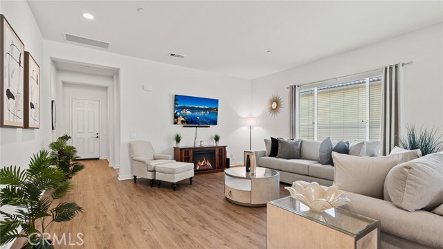 Menifee, California, 92584, United States, 2 Bedrooms Bedrooms, ,2 BathroomsBathrooms,Residential,For Sale,1978729