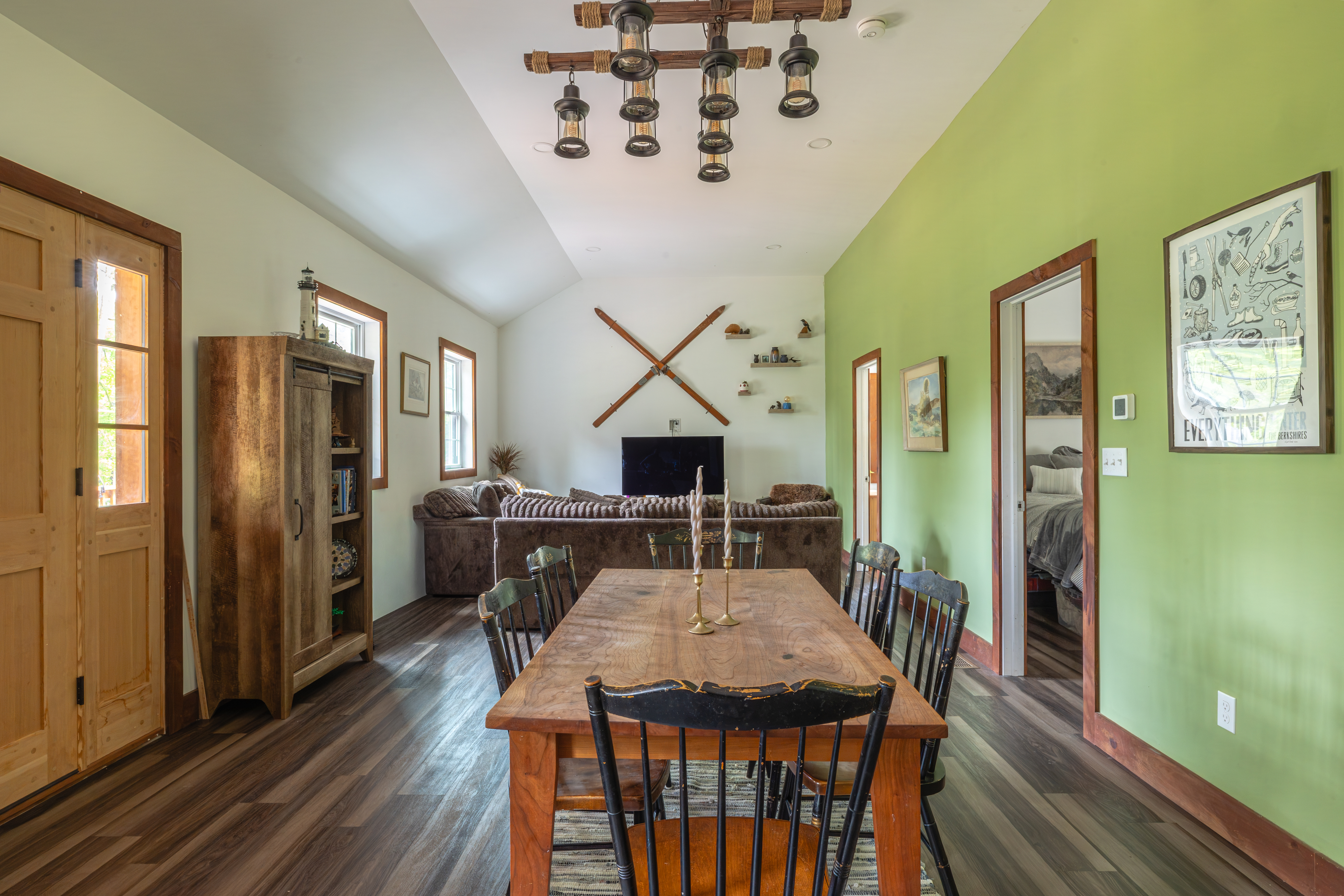  New-Construction Craftsman Contemporary with Hiking at Your Fingertips - 物件實景