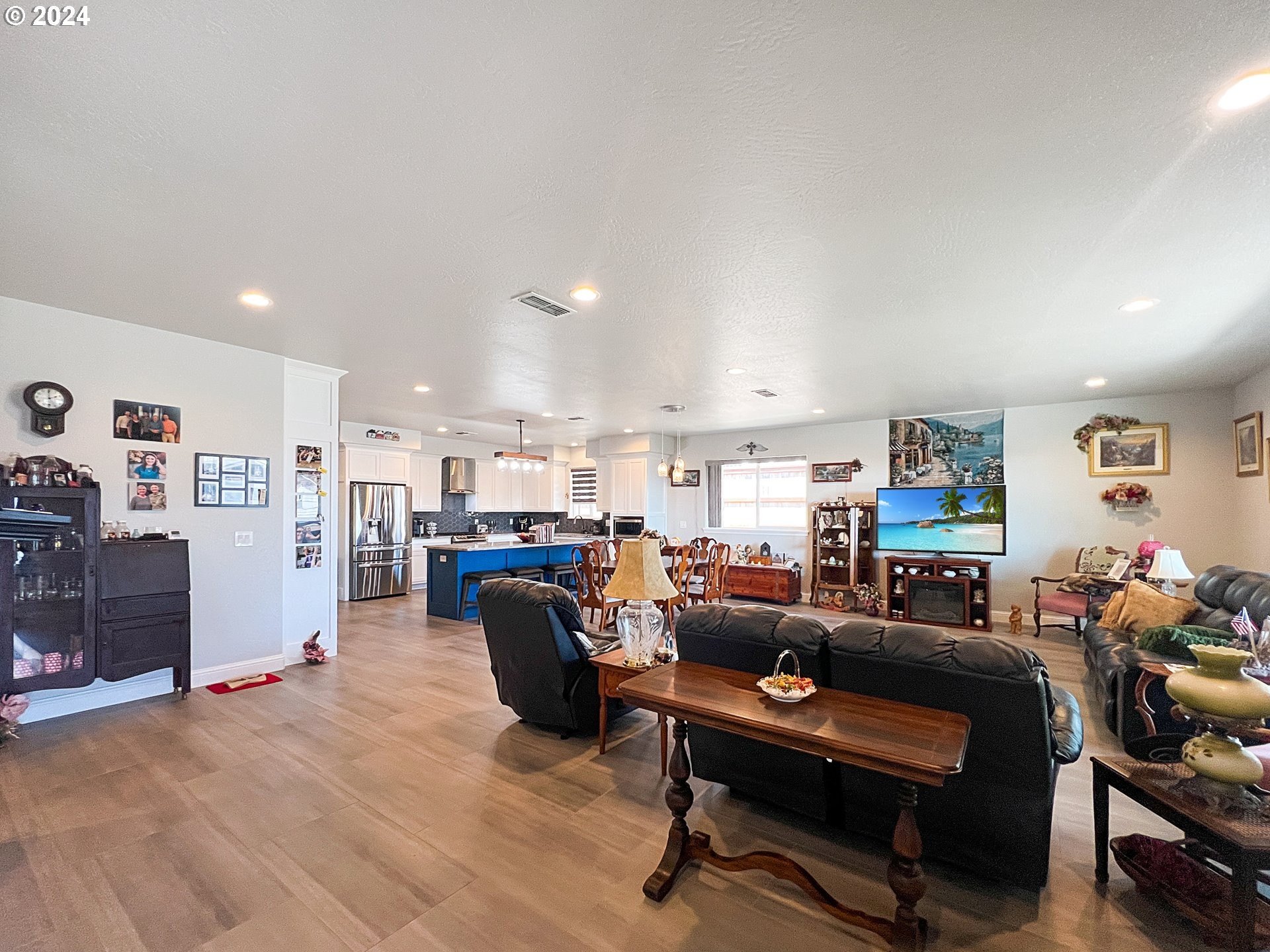 Brookings, Oregon, 97415, United States, 3 Bedrooms Bedrooms, ,3 BathroomsBathrooms,Residential,For Sale,1935245