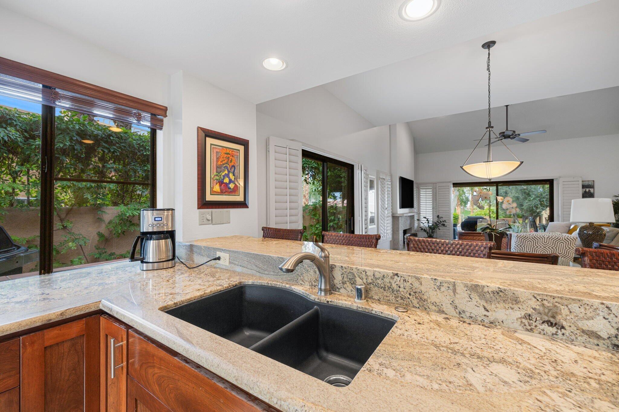 Palm Desert, California, 92260, United States, 2 Bedrooms Bedrooms, ,2 BathroomsBathrooms,Residential,For Sale,1987957