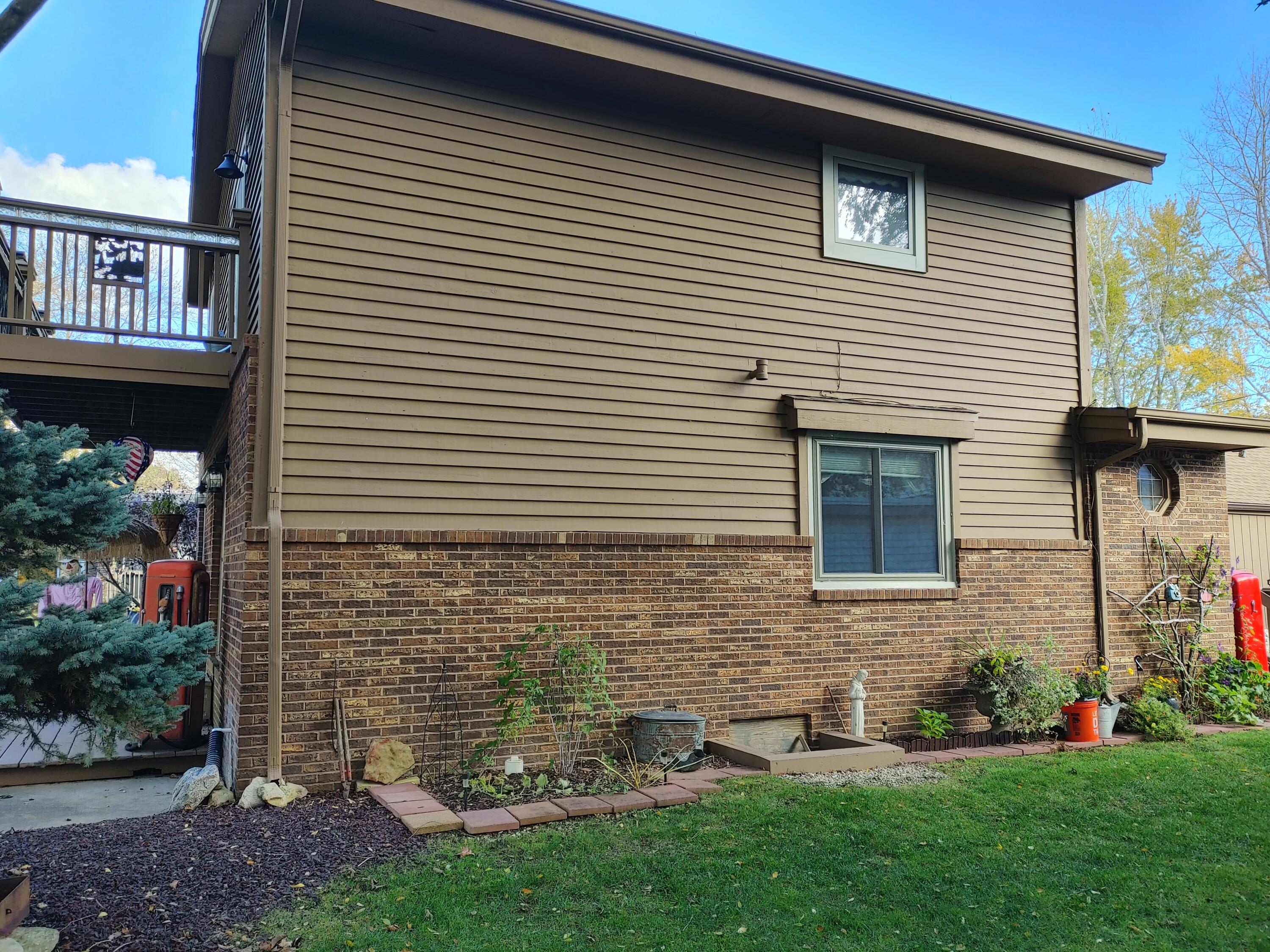 Waterford, Wisconsin, 53185, United States, 2 Bedrooms Bedrooms, ,2 BathroomsBathrooms,Residential,For Sale,1985516