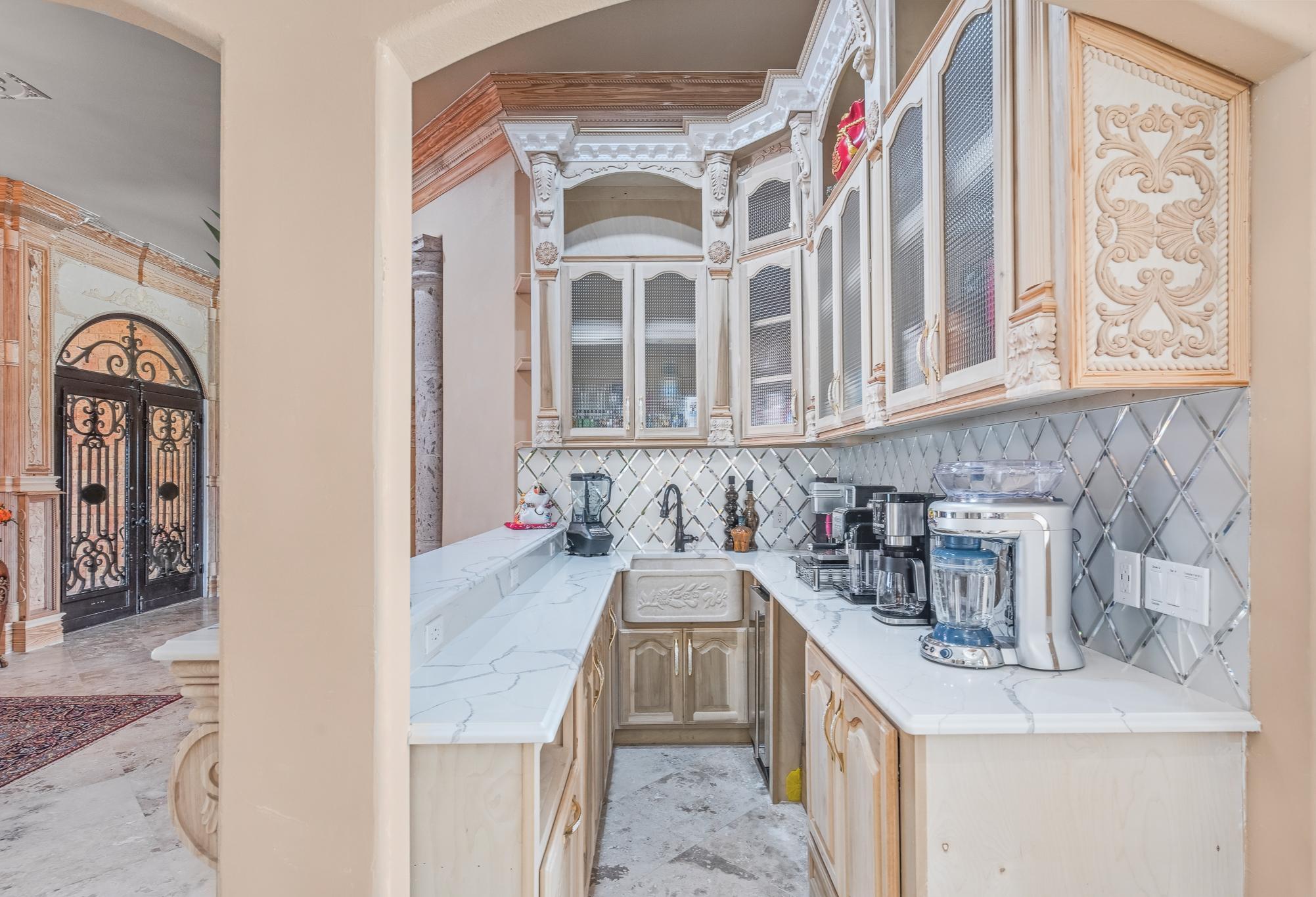 Kingsville, Texas, 78363, United States, 5 Bedrooms Bedrooms, ,6 BathroomsBathrooms,Residential,For Sale,1925551