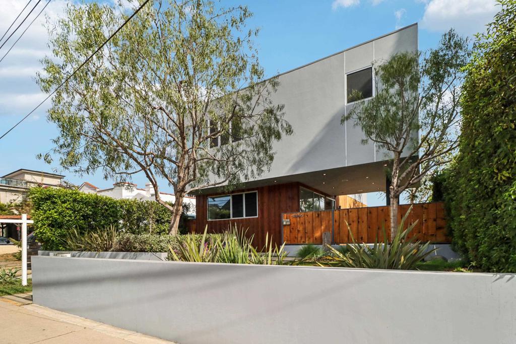 Venice, California, 90291, United States, 4 Bedrooms Bedrooms, ,4 BathroomsBathrooms,Residential,For Sale,1843493