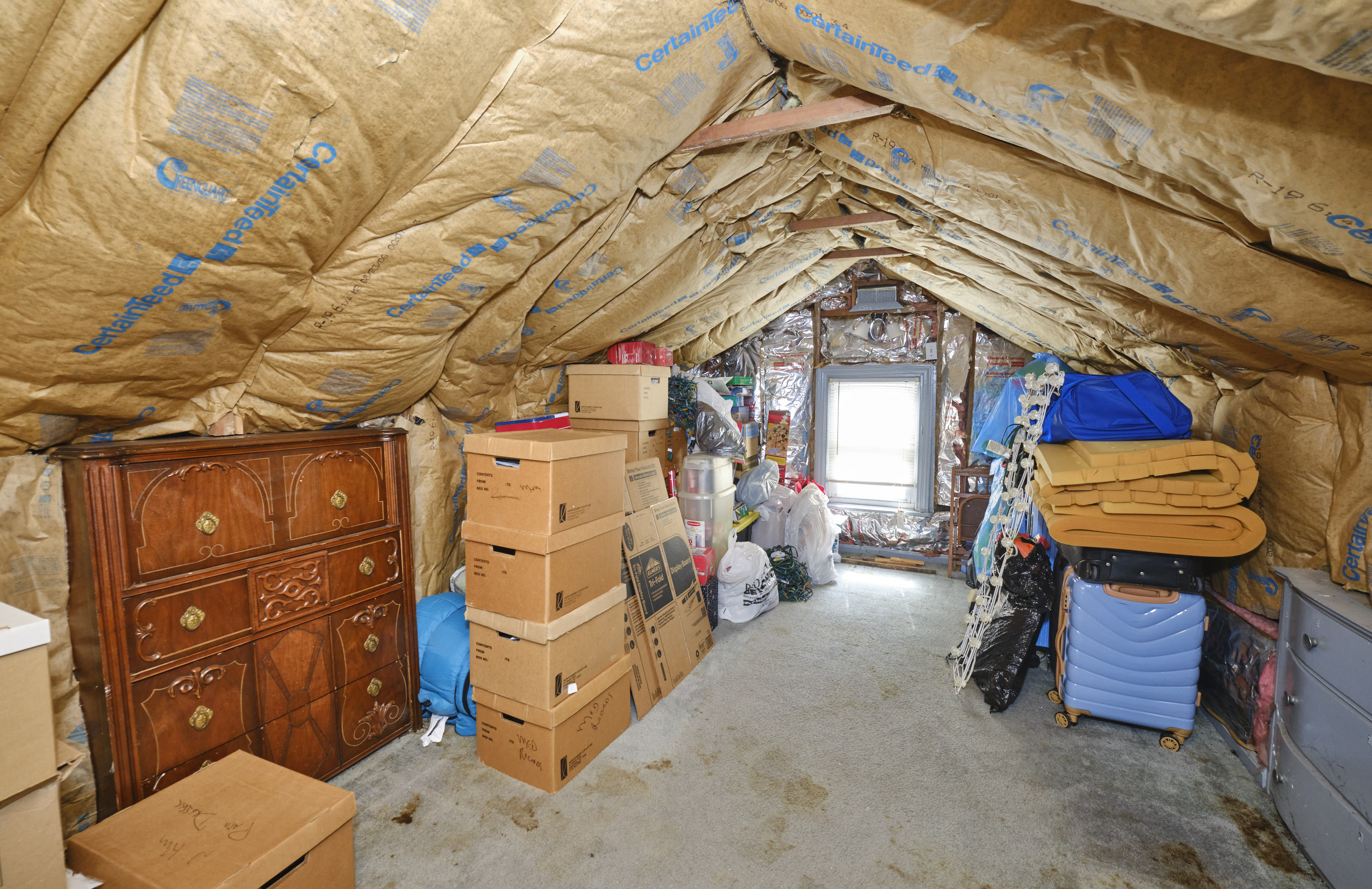 Floral Park, New York, 11001, United States, 3 Bedrooms Bedrooms, ,2 BathroomsBathrooms,Residential,For Sale,1974031